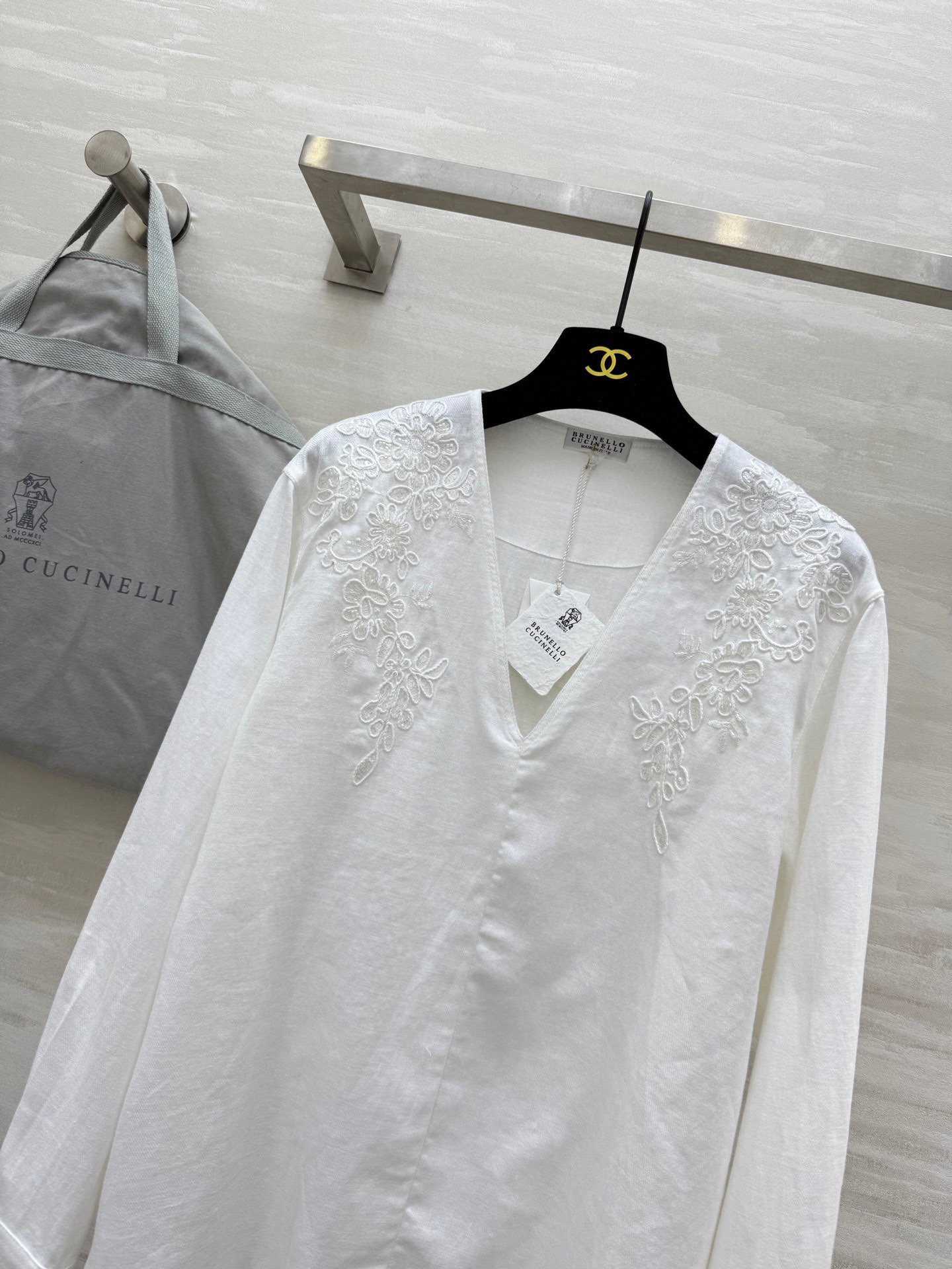 #BC²⁵新款 重磅刺绣盘花工艺亚麻上衣 肩部刺绣立体盘花工艺 日常必备款 出街凹造型老钱风穿搭 采用亚