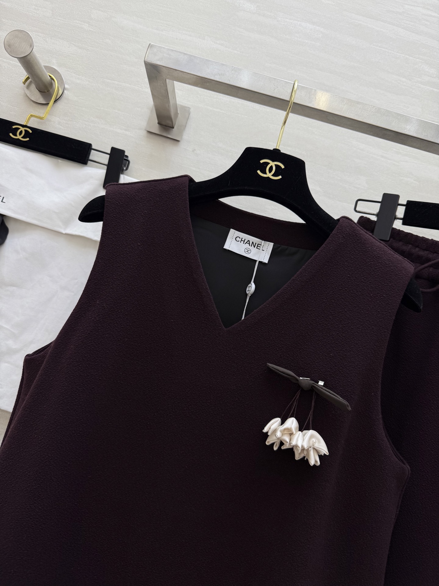 #Chane♡²⁵秋冬新款 醋酸云朵边套装裙 俏皮花朵点缀 立体剪裁版型 无论搭配外套大衣或者任意打底都