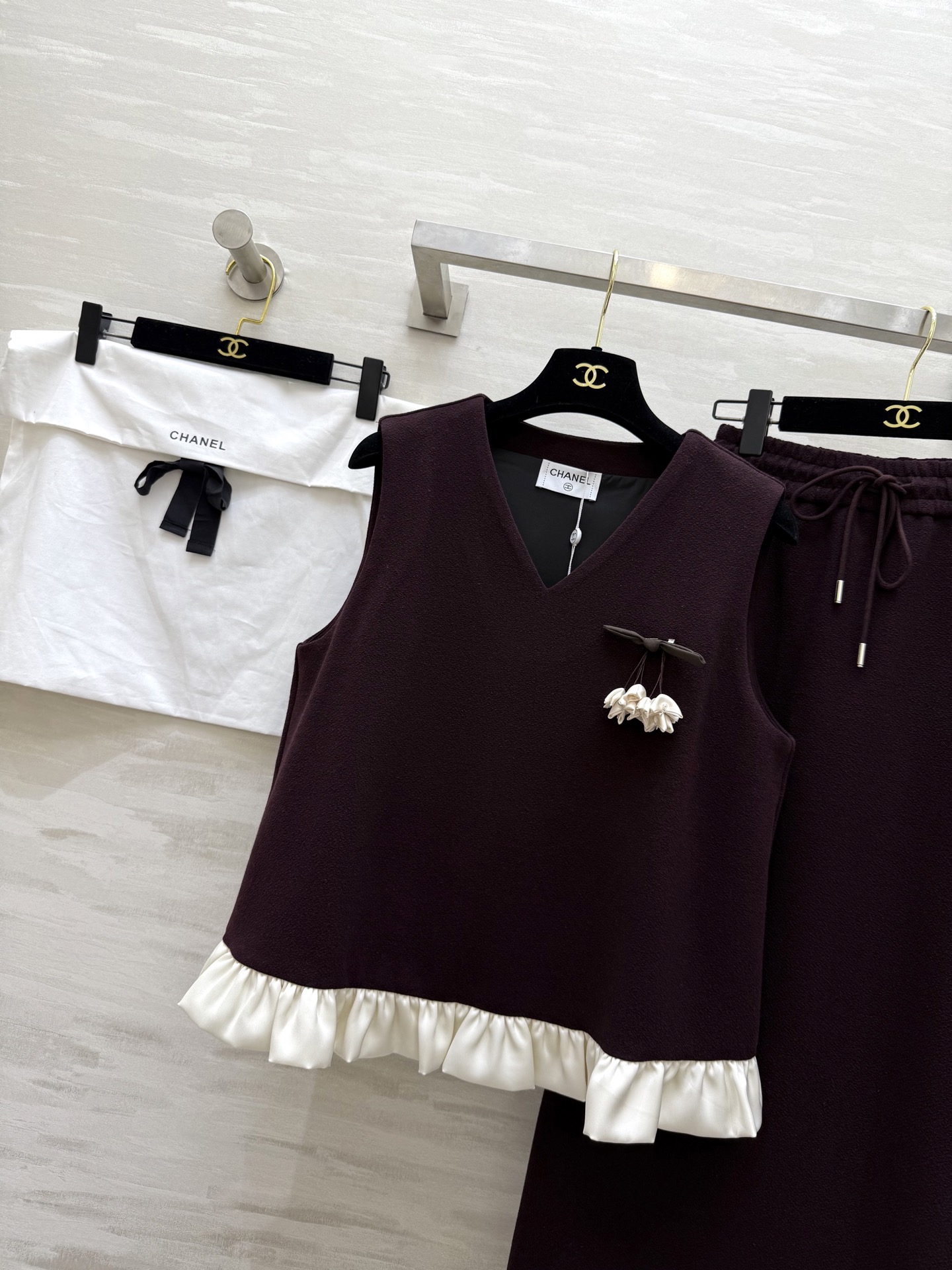 #Chane♡²⁵秋冬新款 醋酸云朵边套装裙 俏皮花朵点缀 立体剪裁版型 无论搭配外套大衣或者任意打底都