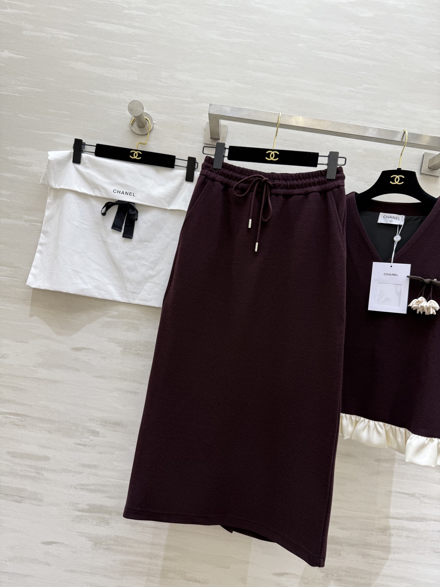 #Chane♡²⁵秋冬新款 醋酸云朵边套装裙 俏皮花朵点缀 立体剪裁版型 无论搭配外套大衣或者任意打底都