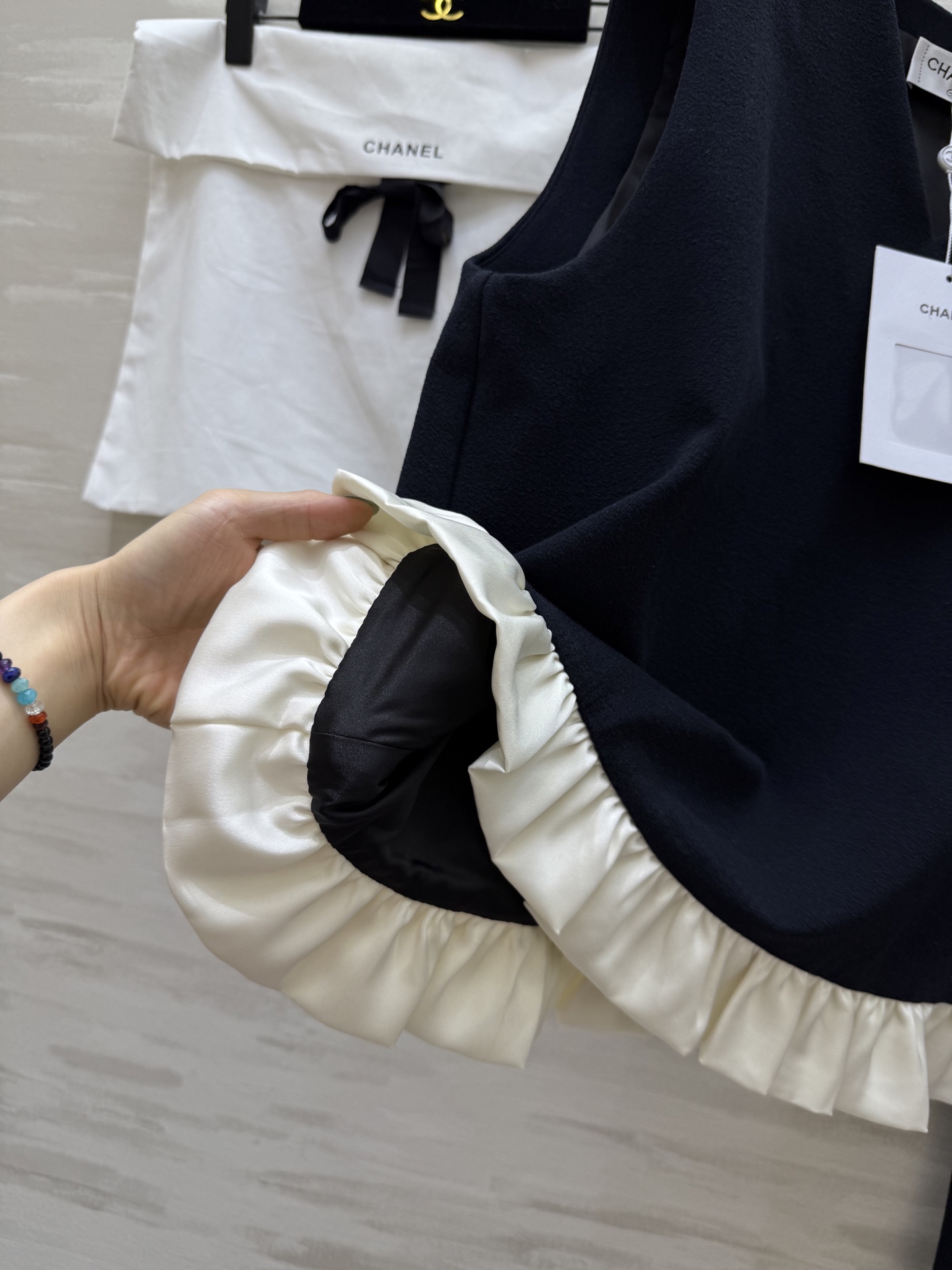 #Chane♡²⁵秋冬新款 醋酸云朵边套装裙 俏皮花朵点缀 立体剪裁版型 无论搭配外套大衣或者任意打底都