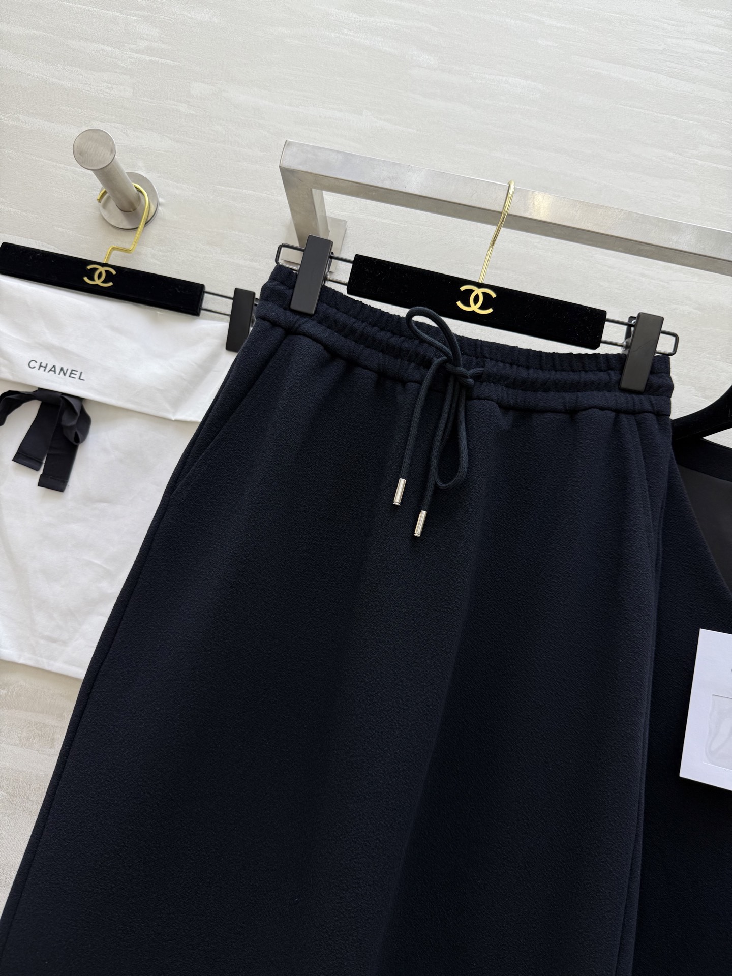 #Chane♡²⁵秋冬新款 醋酸云朵边套装裙 俏皮花朵点缀 立体剪裁版型 无论搭配外套大衣或者任意打底都