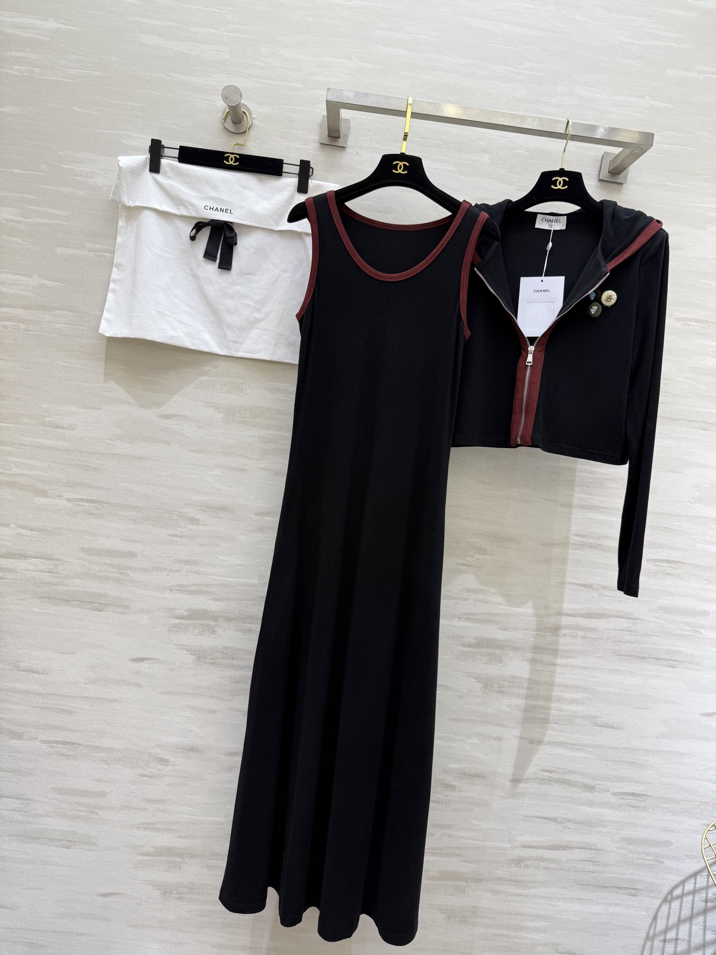 #Chane♡连帽外套➕背心长裙两件套羊毛套装 背心长裙修身显瘦 定制羊毛混纺面料亲肤舒适 高品质定制 