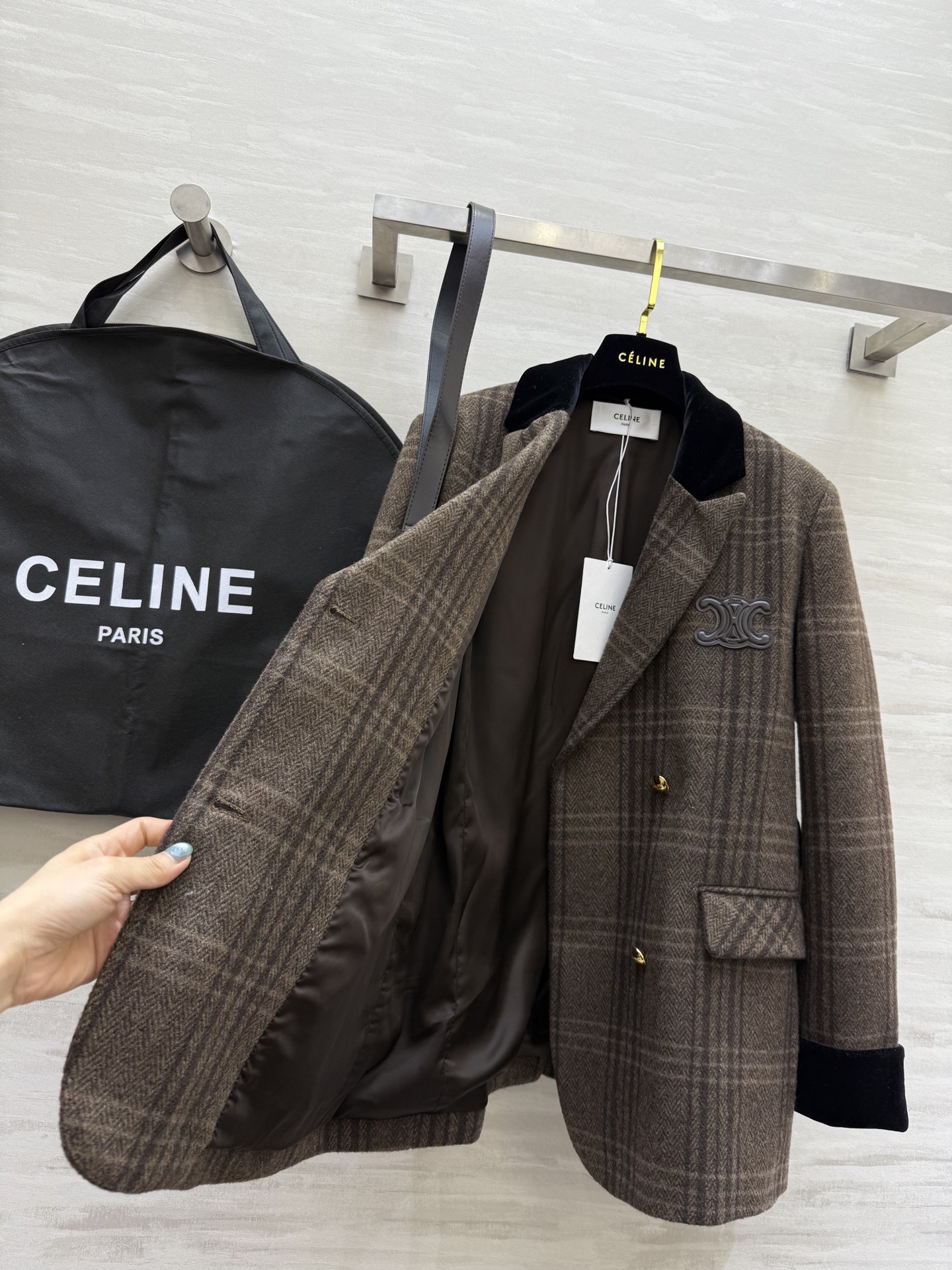 #Celin♡²⁵羊毛格纹西装外套 配送腰带精致高级 定制羊毛混纺面料保暖舒适 高品质 现货来size：