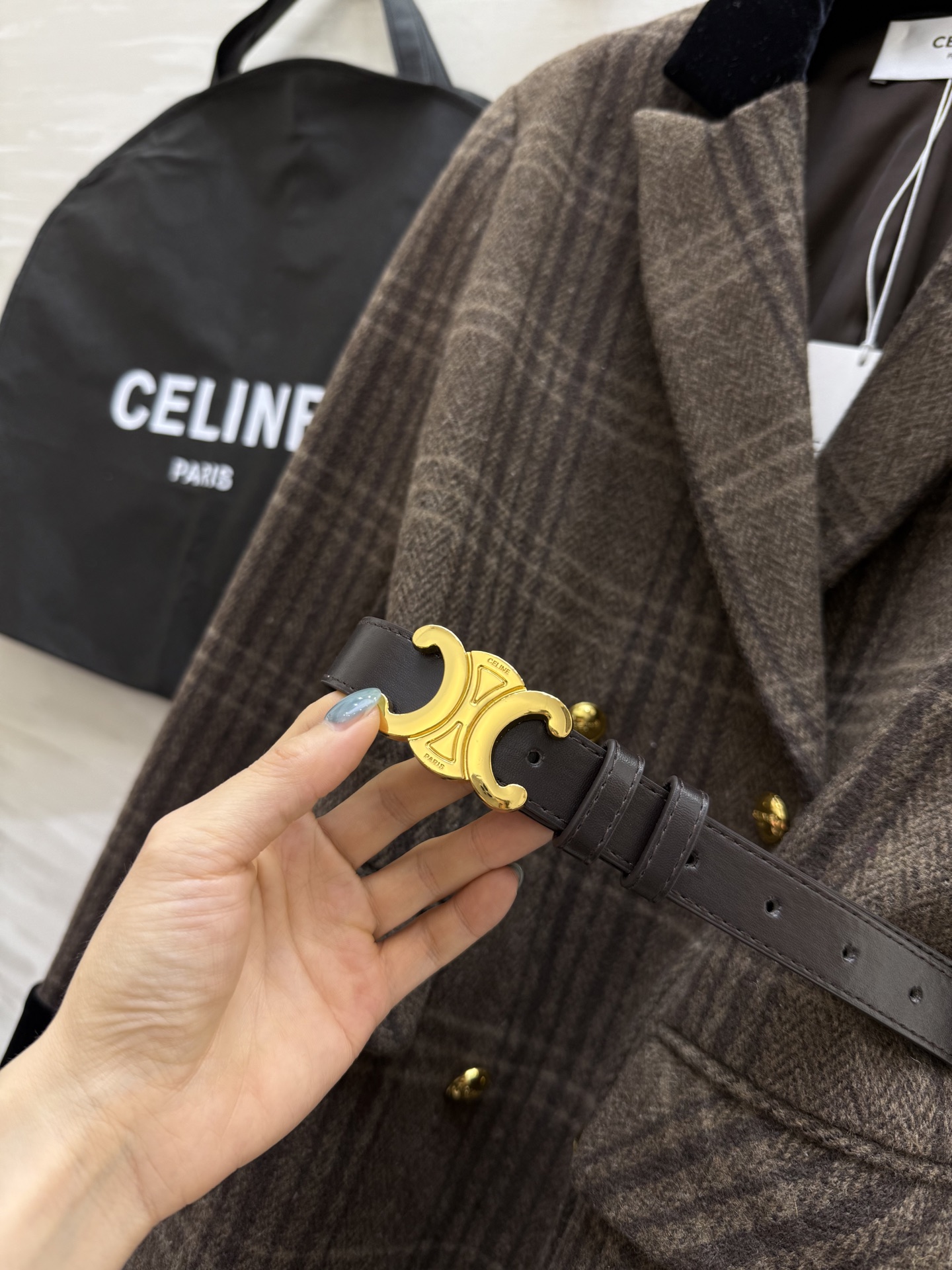 #Celin♡²⁵羊毛格纹西装外套 配送腰带精致高级 定制羊毛混纺面料保暖舒适 高品质 现货来size：