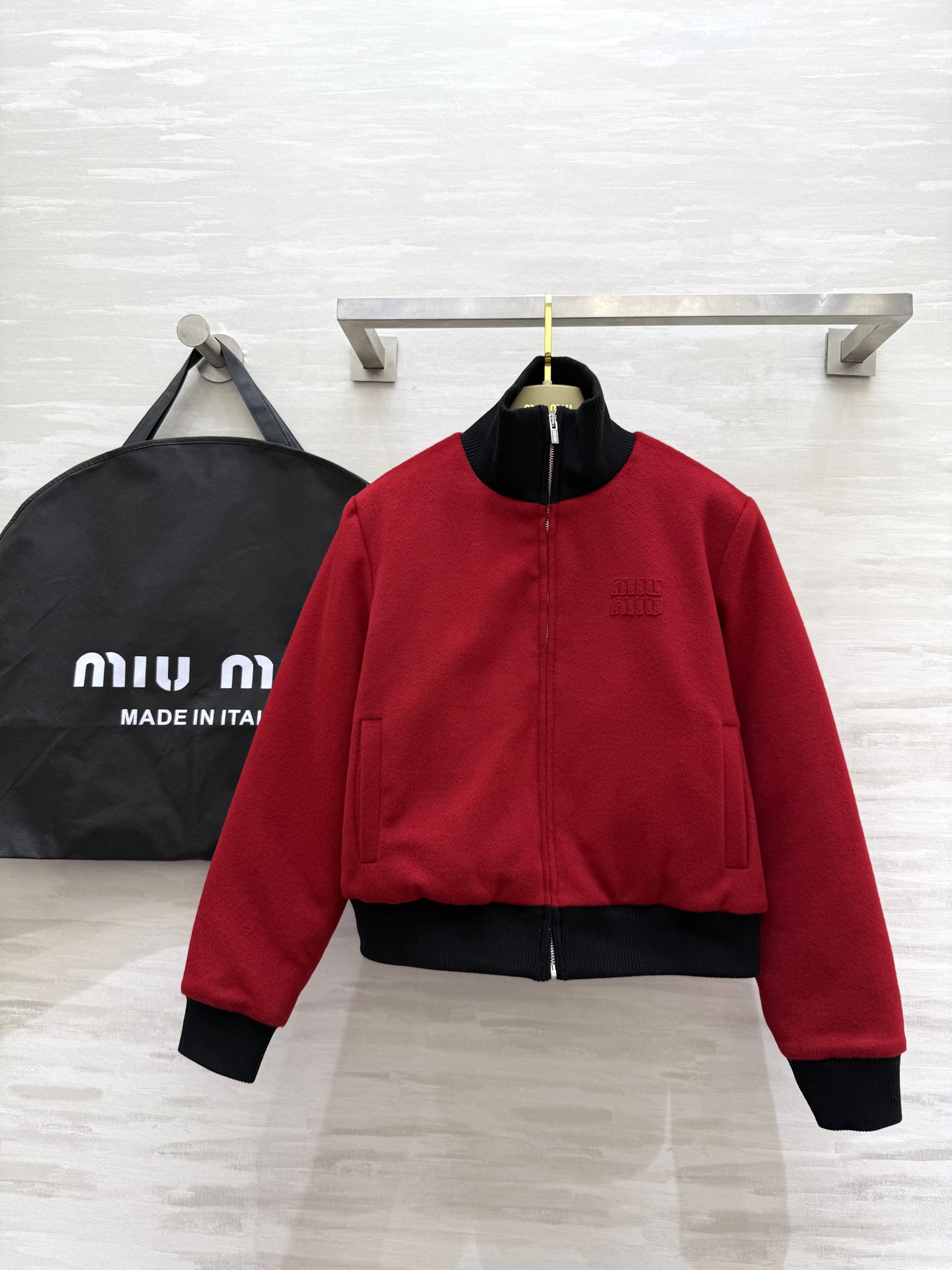 NO:544383,#miumi autumn and winter new style short wool jacket cotton jacket inner clamp design warm and comfortable outer layer customized wool blend fabric high quality spot sizeS/M/L (size s size shoulder width 40, bust 98, 50, miumiu, jackets & coats, alexander wang19860909#miumi秋冬新款 短款羊毛夹克棉服 内里夹棉设计保暖舒适 外层定制羊毛混纺面料 高品质 现货来sizeS/M/L（s码肩宽40,胸围98,衣长50,,miumiu,jackets & coats,alexander wang,Women's clothing