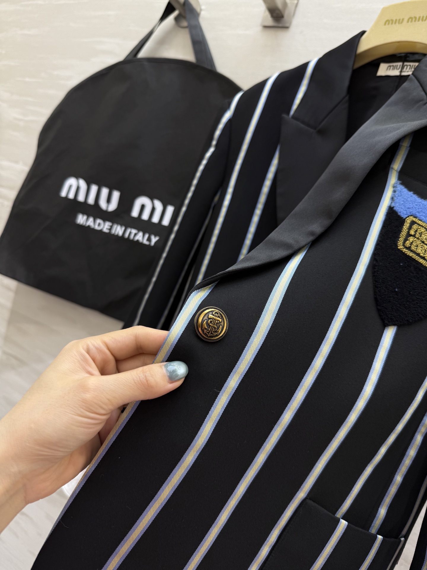 #Miumi♡²⁵秋冬新款 条纹西装外套 高品质定制 现货首发size：S/M/L（S码肩宽：45，胸围