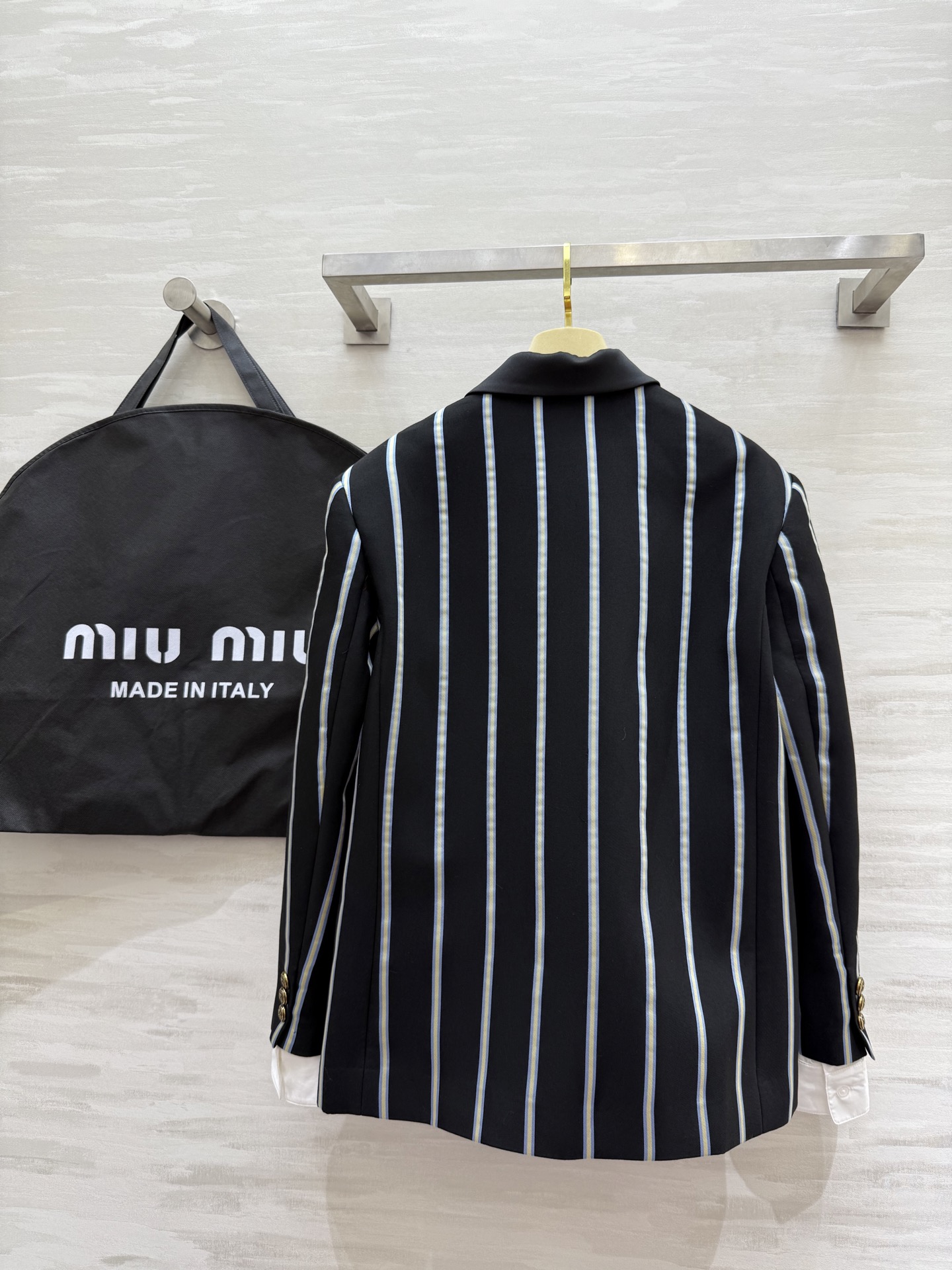 #Miumi♡²⁵秋冬新款 条纹西装外套 高品质定制 现货首发size：S/M/L（S码肩宽：45，胸围