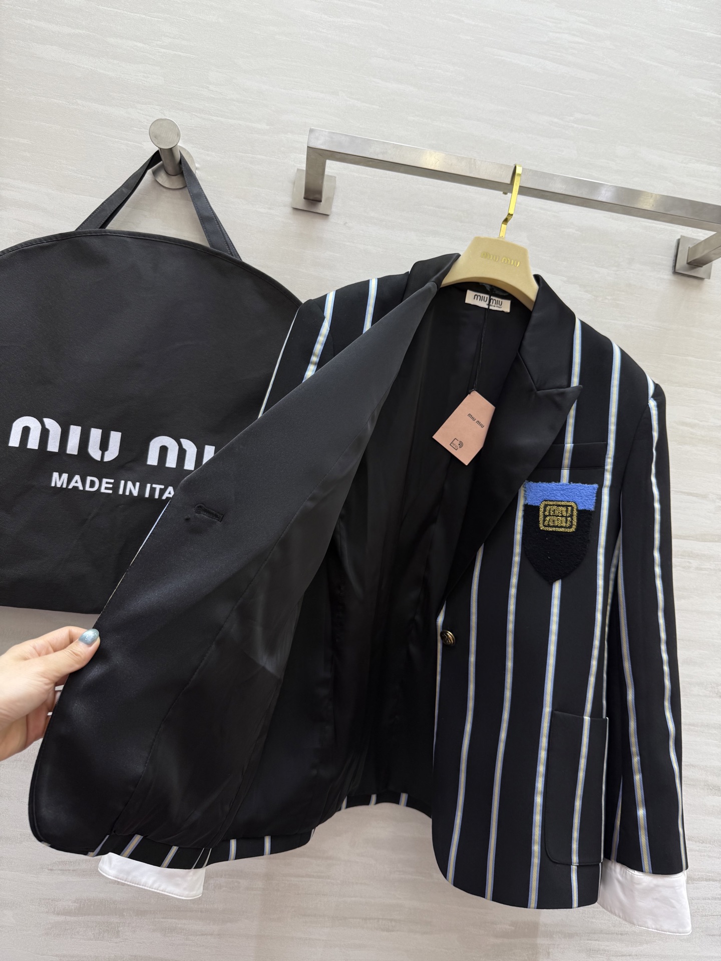 #Miumi♡²⁵秋冬新款 条纹西装外套 高品质定制 现货首发size：S/M/L（S码肩宽：45，胸围