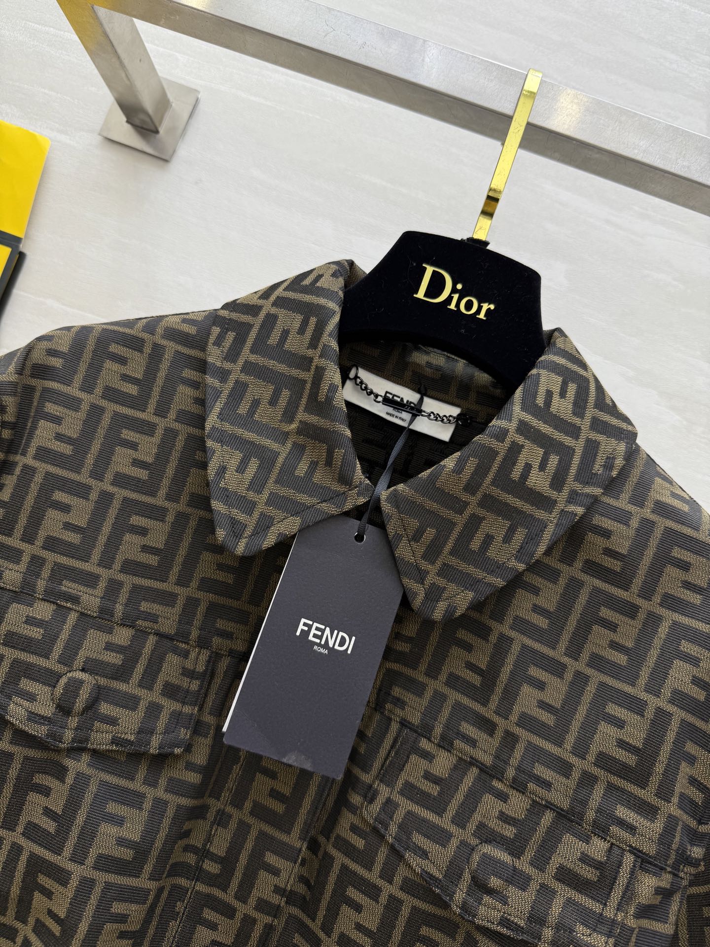 #FEND♡²⁵秋冬新款 经典棕色FF老花夹克外套 高品质定制 现货首发size：S/M/L（s码肩宽：