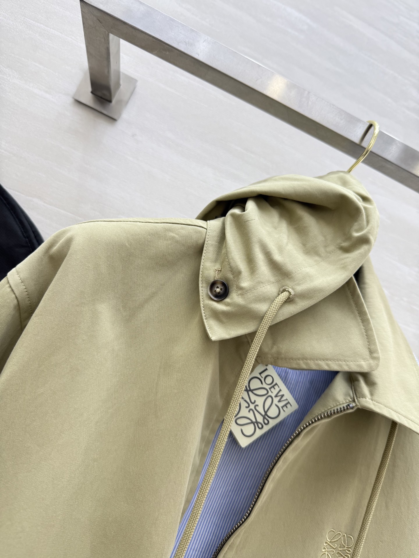 #Loew♡²⁵秋冬新款 假两件设计连帽外套 高品质定制 现货首发size：S/M/L（s码落肩宽：47