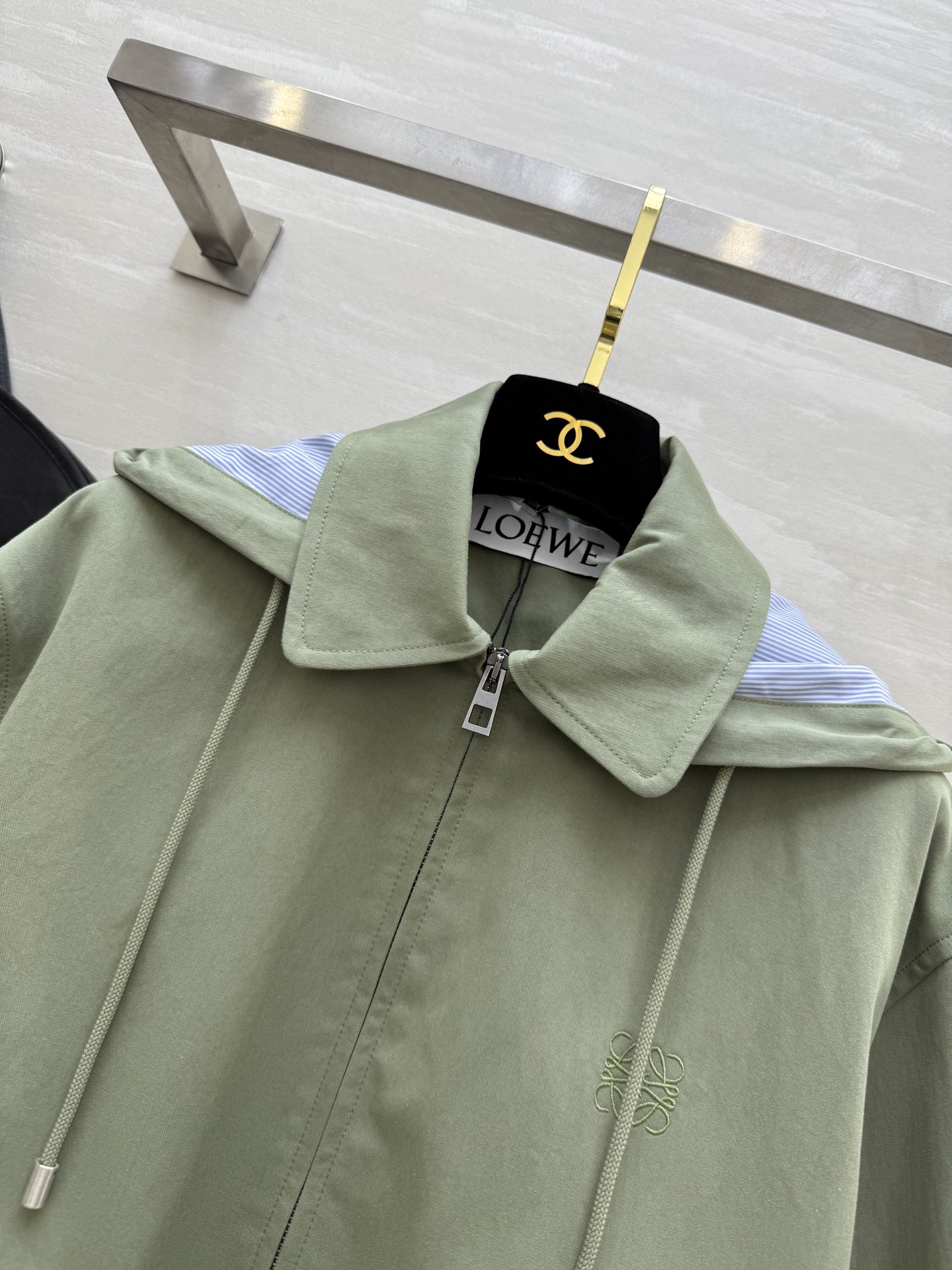 #Loew♡²⁵秋冬新款 假两件设计连帽外套 高品质定制 现货首发size：S/M/L（s码落肩宽：47