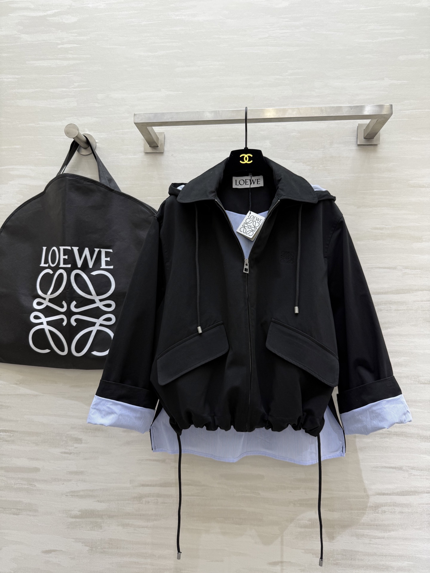 #Loew♡²⁵秋冬新款 假两件设计连帽外套 高品质定制 现货首发size：S/M/L（s码落肩宽：47