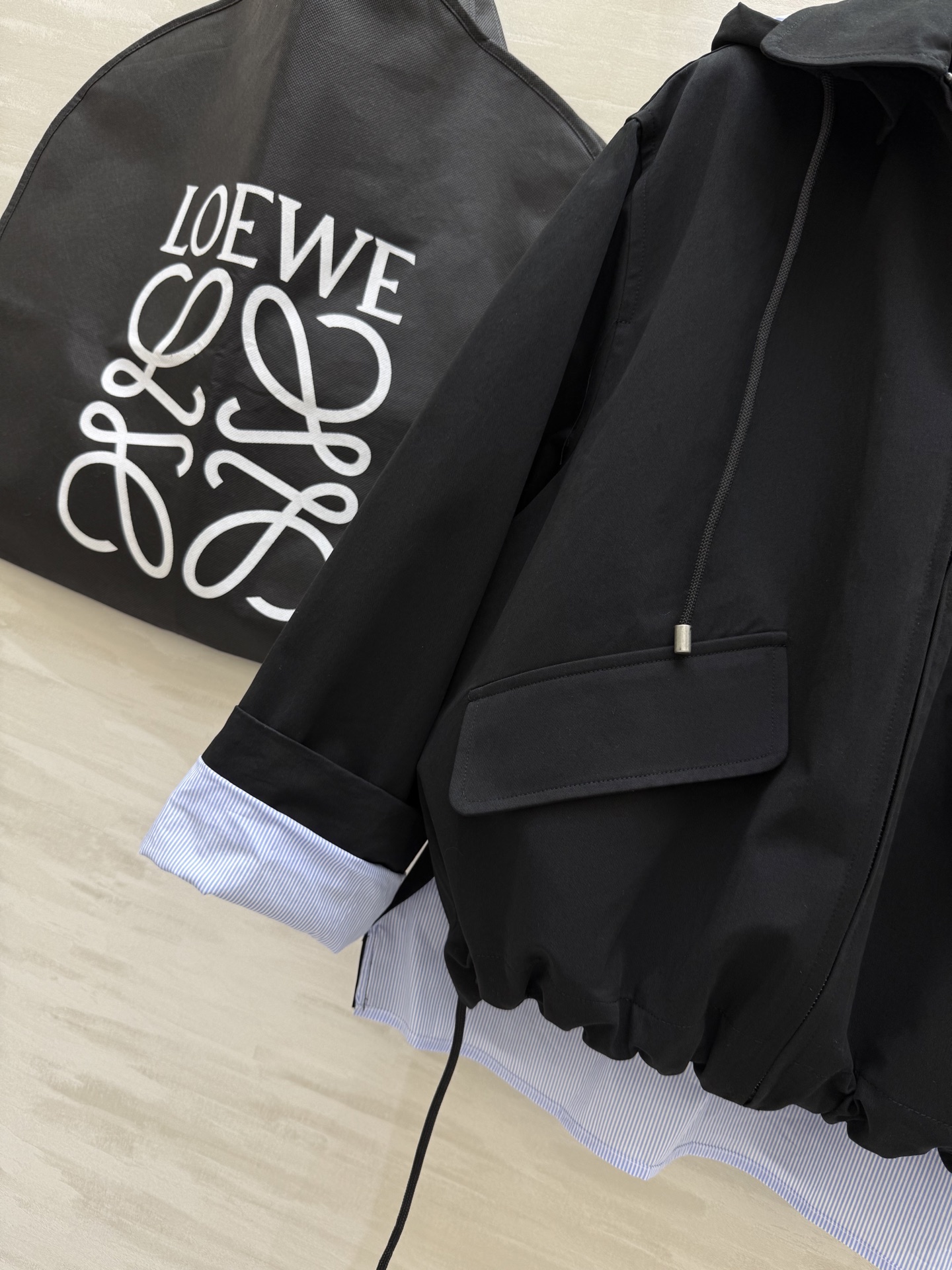 #Loew♡²⁵秋冬新款 假两件设计连帽外套 高品质定制 现货首发size：S/M/L（s码落肩宽：47