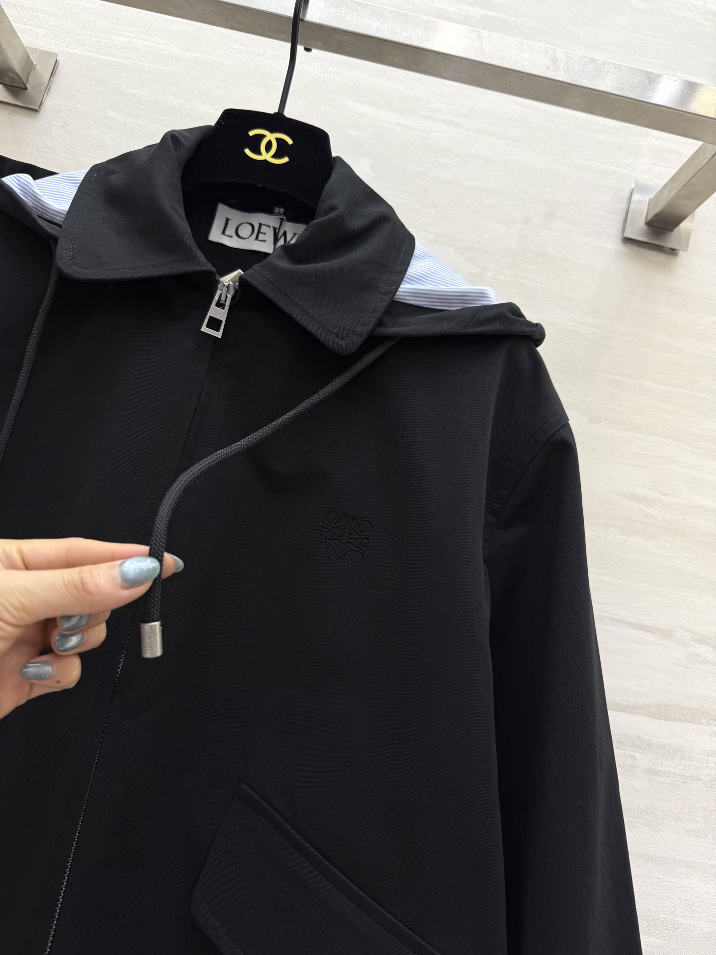 #Loew♡²⁵秋冬新款 假两件设计连帽外套 高品质定制 现货首发size：S/M/L（s码落肩宽：47