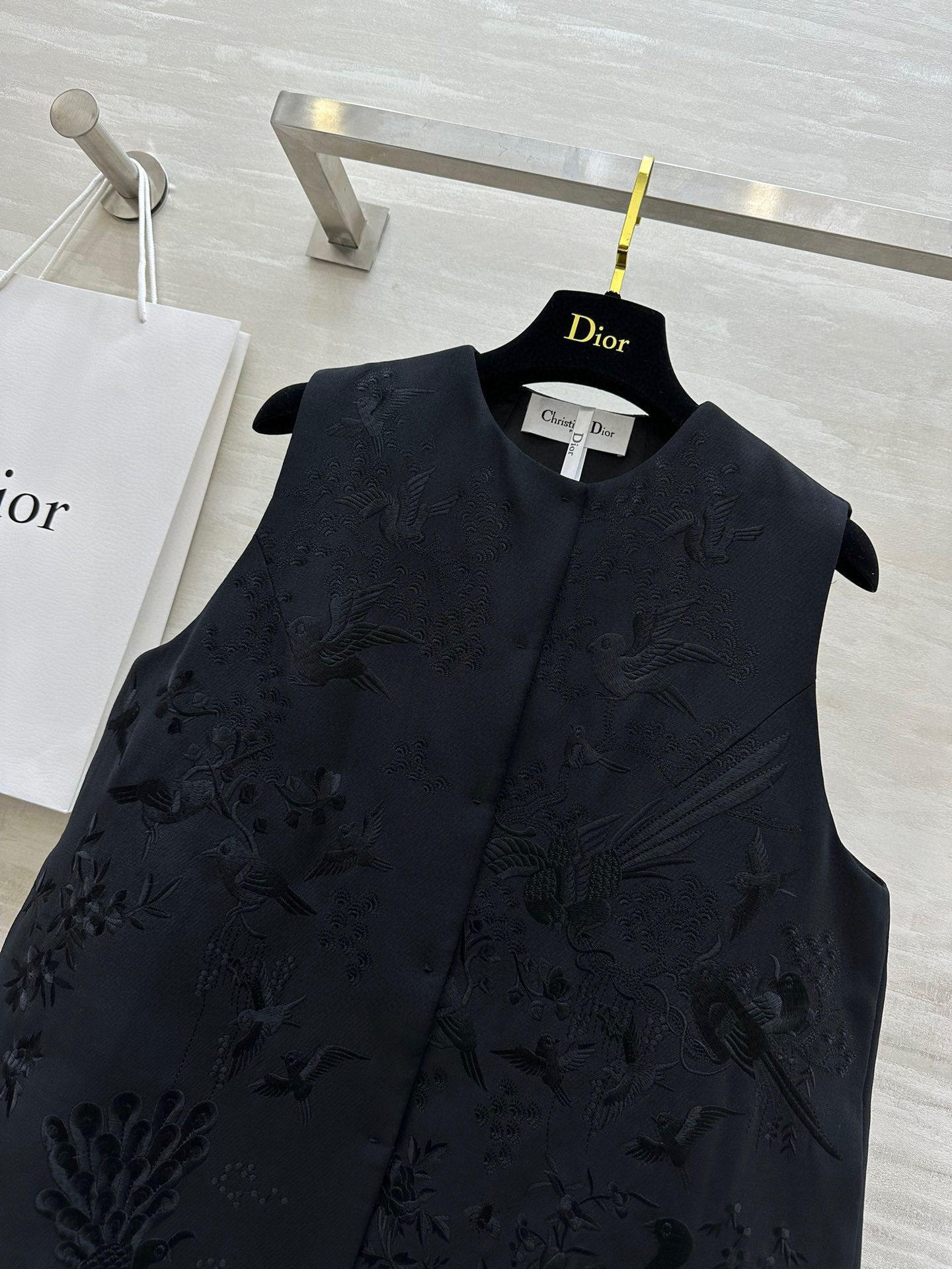 #DIO♡秋冬新款 重工刺绣丝毛马甲 极致精致刺绣🪡奢华高级 定制丝毛面料 立体剪裁版型 高品质定制 现