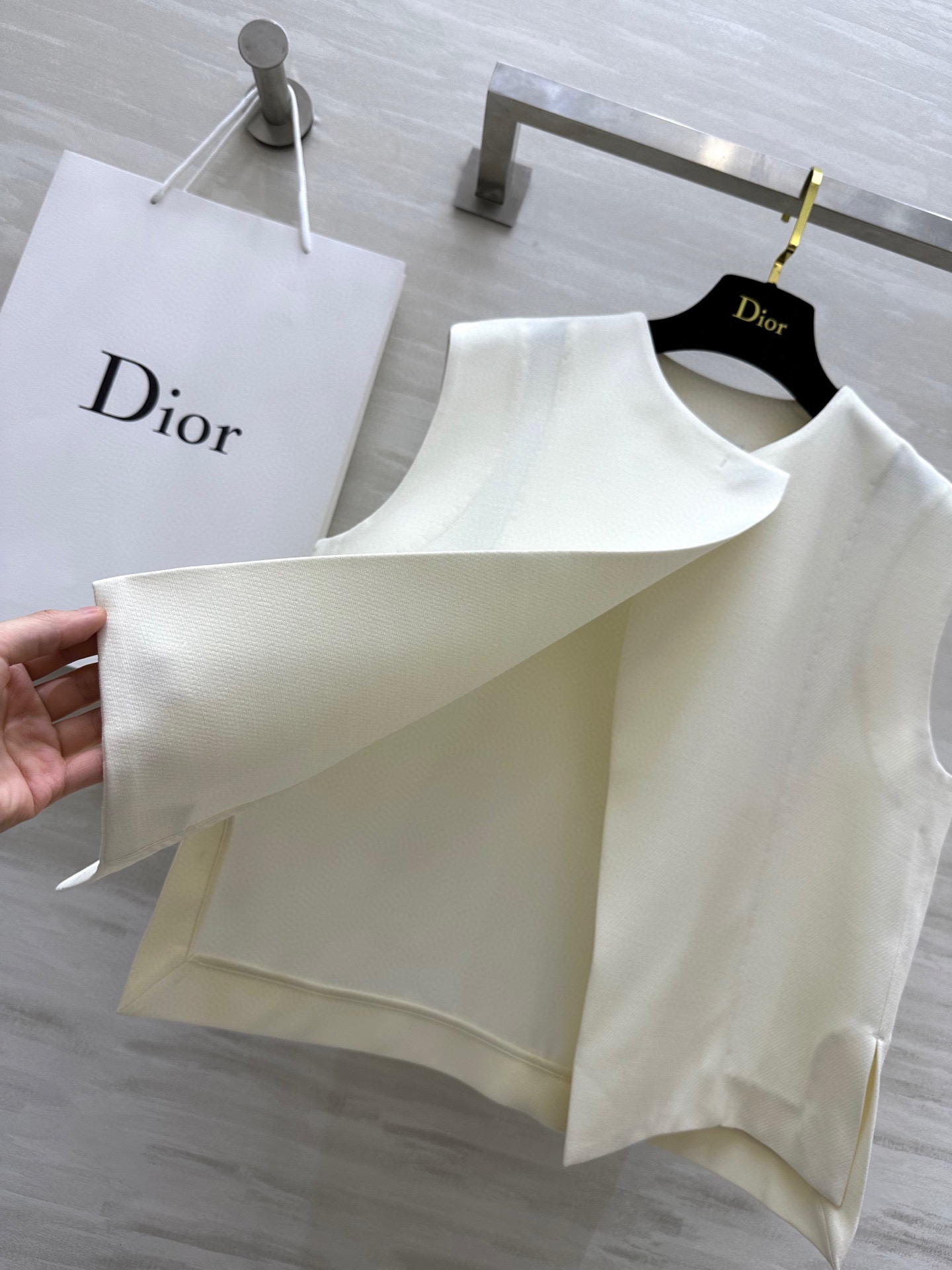 #Dio♡²⁵新款 丝毛马甲 高品质 现货首发size：36/38/40（38码胸围：104，衣长：54