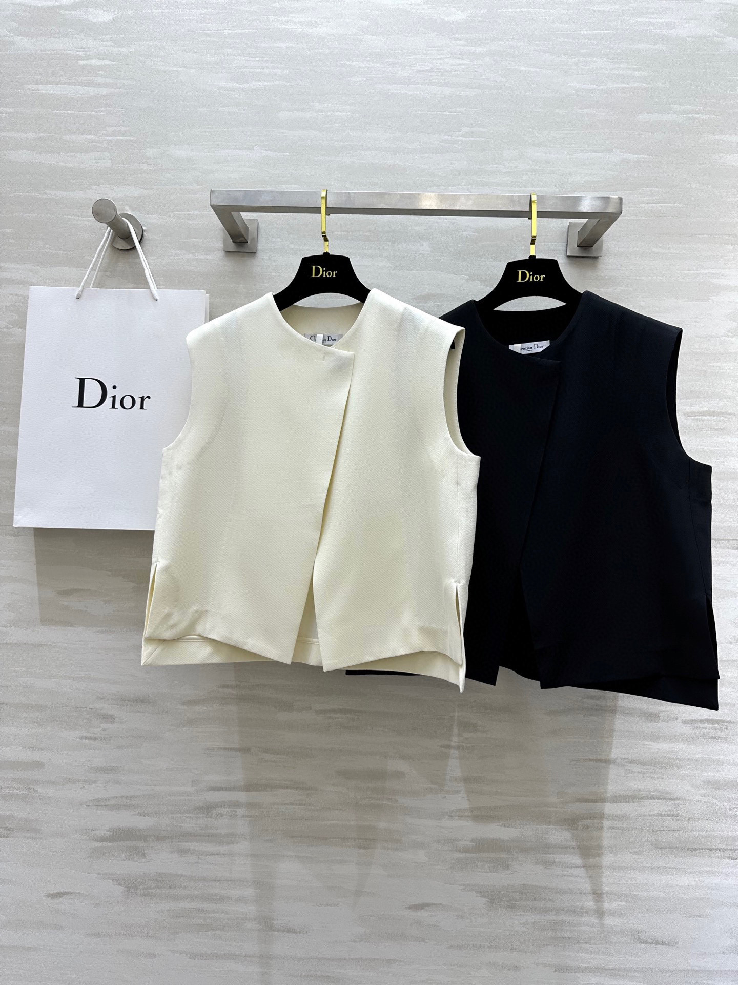 #Dio♡²⁵新款 丝毛马甲 高品质 现货首发size：36/38/40（38码胸围：104，衣长：54