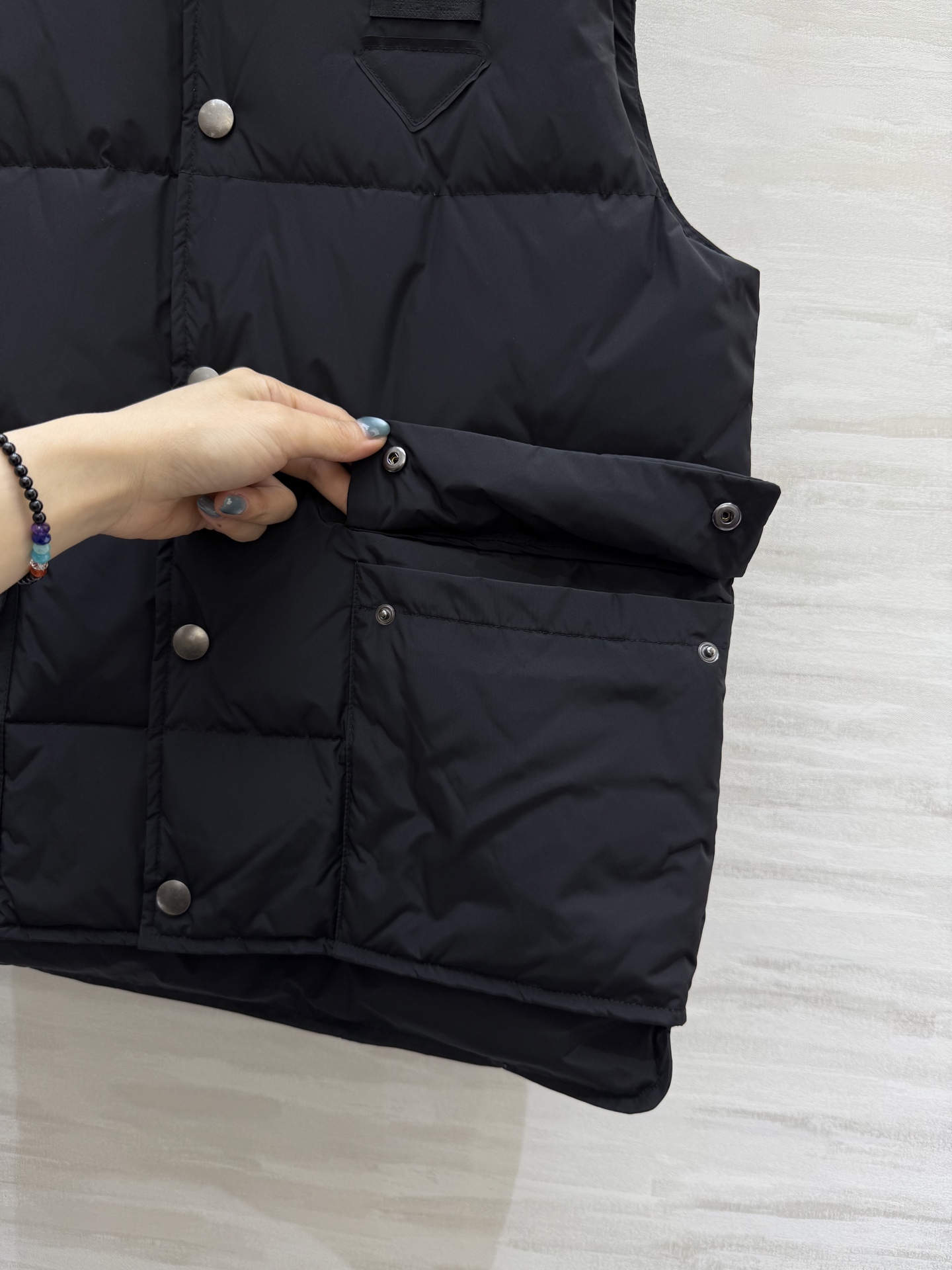 #Prad♡²⁵秋冬新款 羽绒马甲外套 内里填充90白鸭绒保暖舒适 高品质 现货首发size：S/M/L