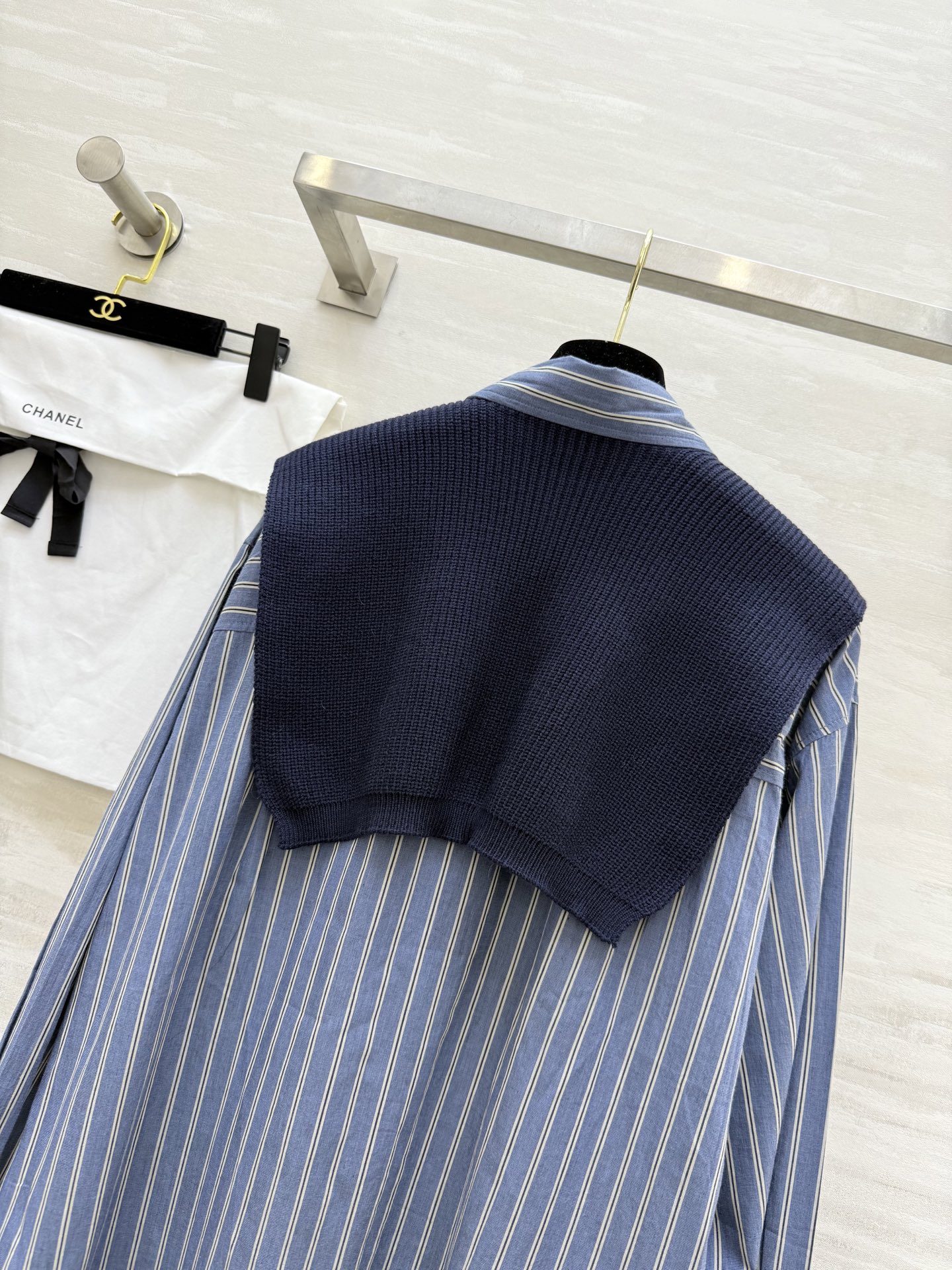 #Chane♡²⁵早秋新款 oversize蓝条纹衬衫+针织小披肩 慵懒又有层次感 高品质定制 现货首发