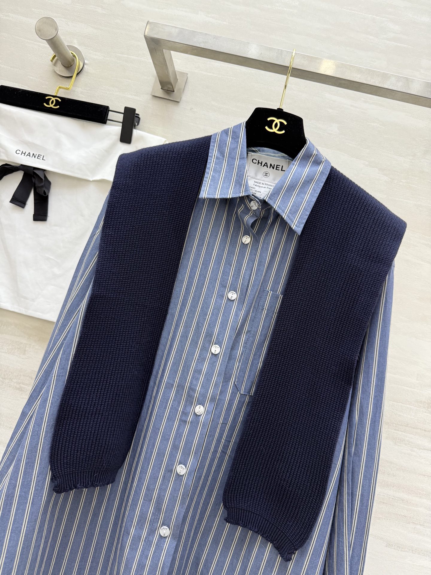 #Chane♡²⁵早秋新款 oversize蓝条纹衬衫+针织小披肩 慵懒又有层次感 高品质定制 现货首发