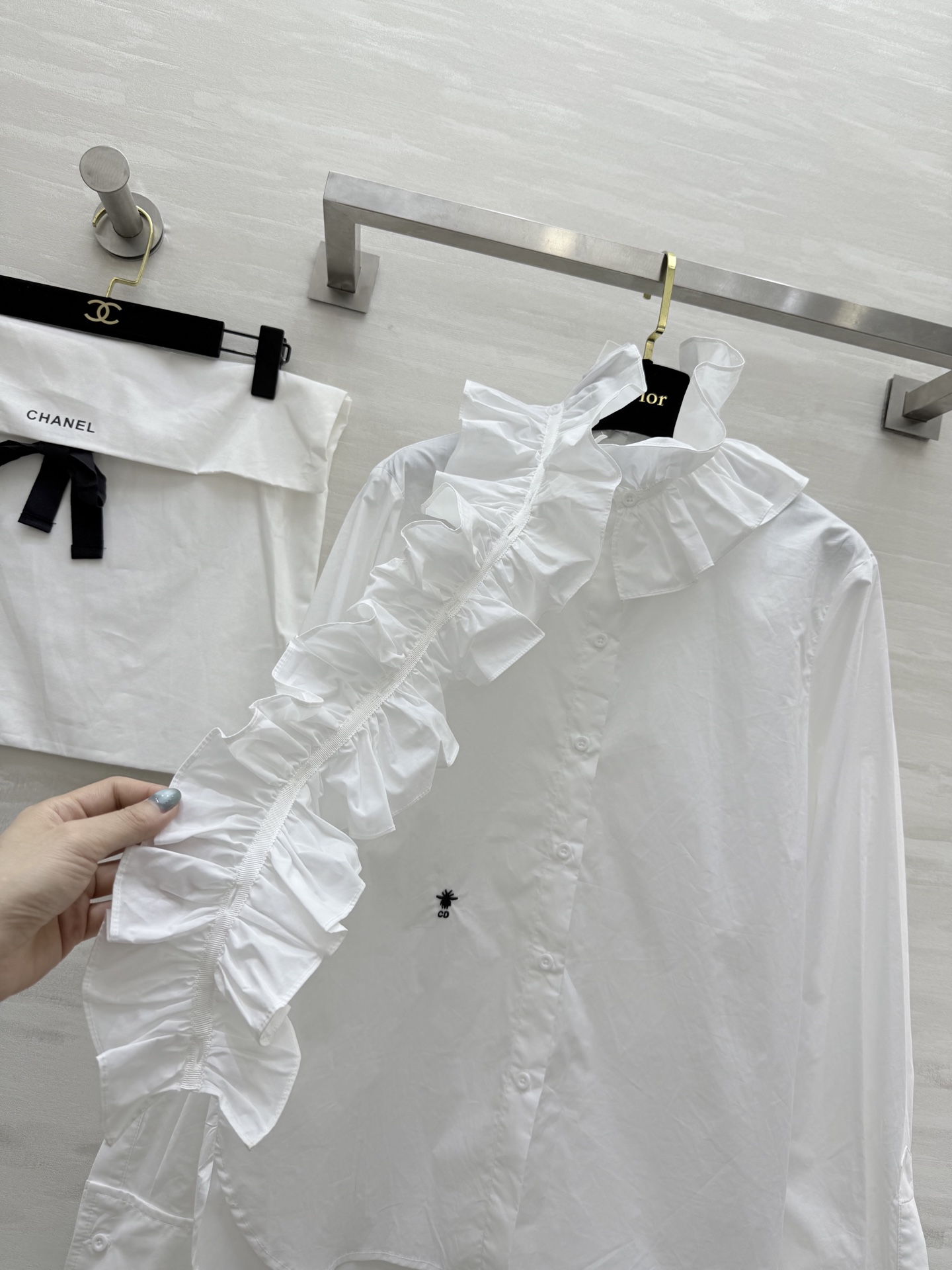 #DIO♡²⁵秋冬新款 拉夫领衬衣 定制府绸棉面料 精致CD蜜蜂🐝刺绣🪡 高品质 现货来size：S/M