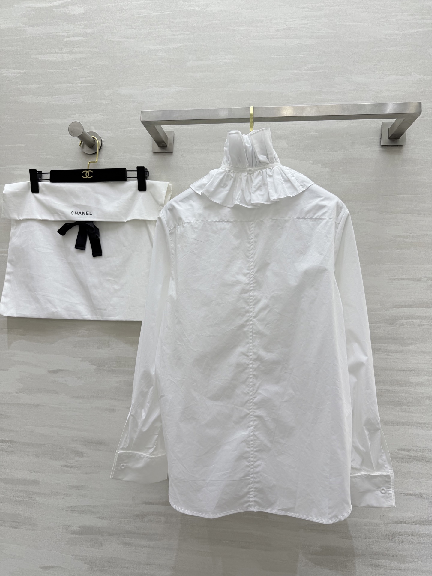 #DIO♡²⁵秋冬新款 拉夫领衬衣 定制府绸棉面料 精致CD蜜蜂🐝刺绣🪡 高品质 现货来size：S/M