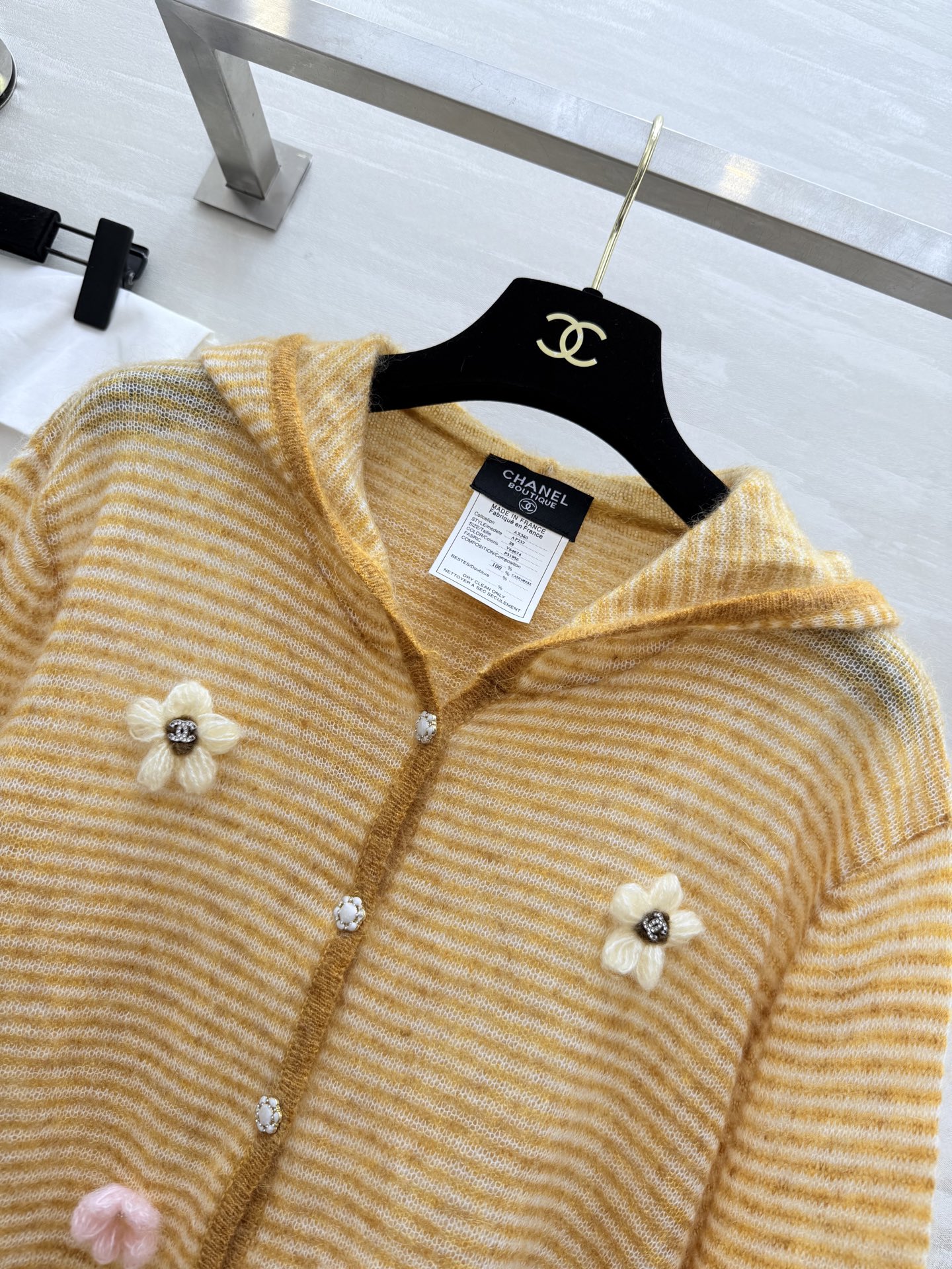 #Chane♡²⁵中古系列秋冬新款 马海毛套头毛衣 软乎乎毛茸茸的质感 重工花朵点缀 高品质 现货来si