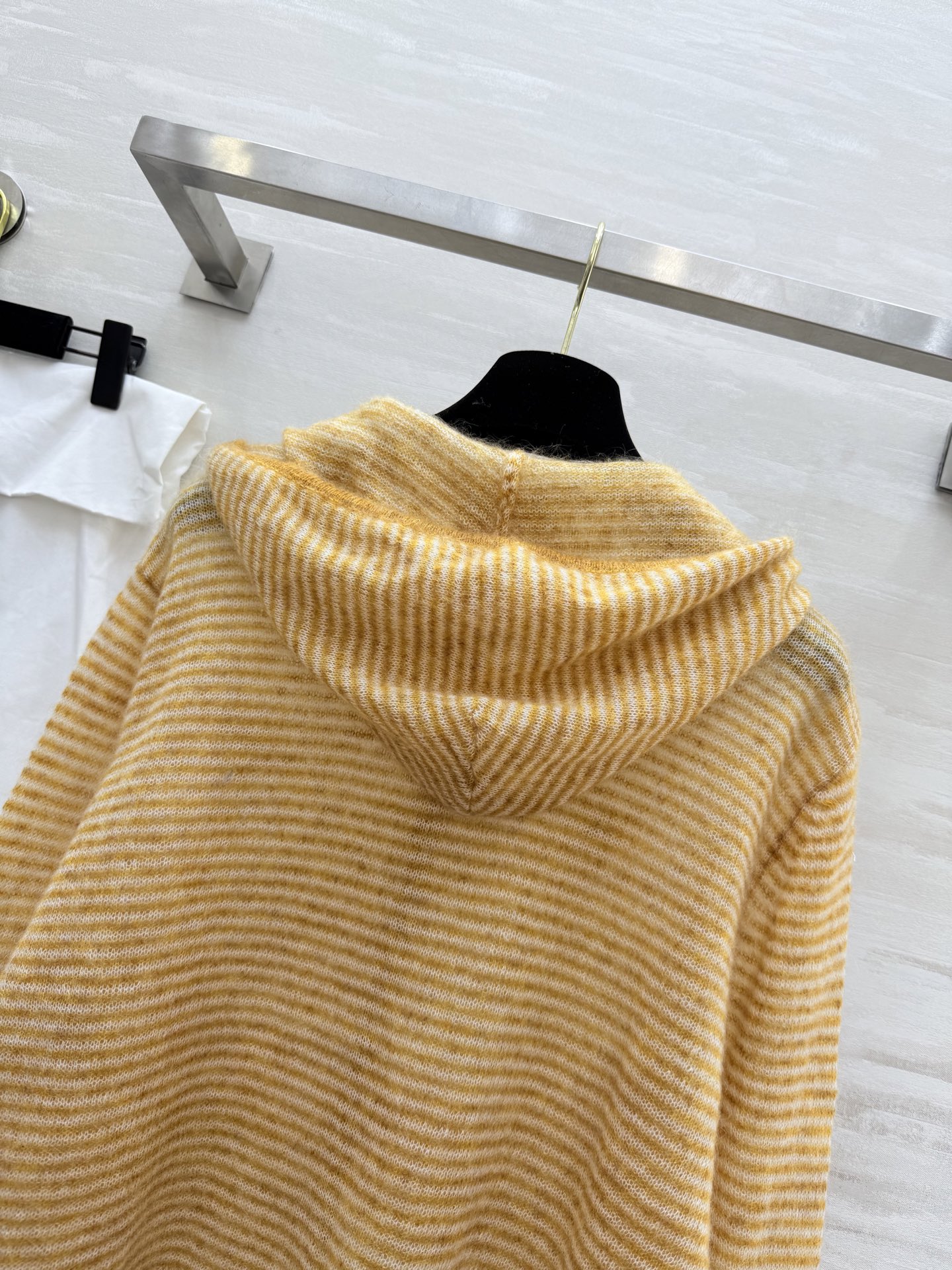 #Chane♡²⁵中古系列秋冬新款 马海毛套头毛衣 软乎乎毛茸茸的质感 重工花朵点缀 高品质 现货来si