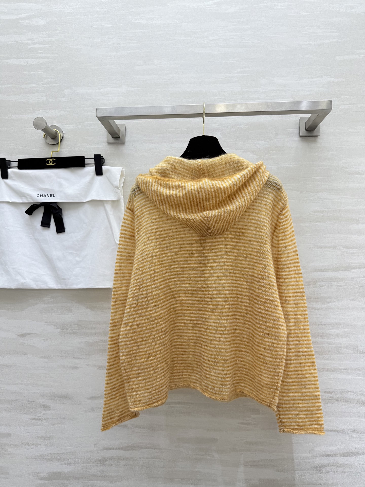 #Chane♡²⁵中古系列秋冬新款 马海毛套头毛衣 软乎乎毛茸茸的质感 重工花朵点缀 高品质 现货来si