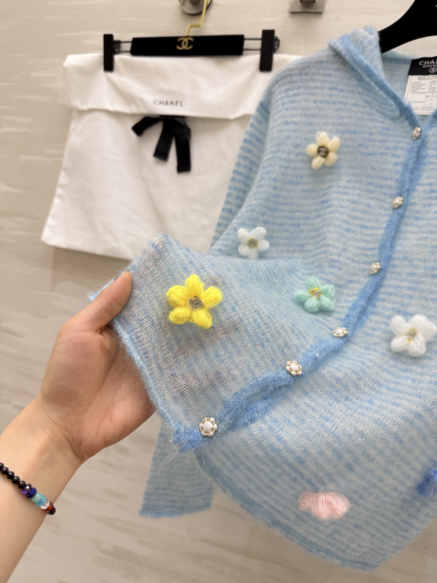 #Chane♡²⁵中古系列秋冬新款 马海毛套头毛衣 软乎乎毛茸茸的质感 重工花朵点缀 高品质 现货来si