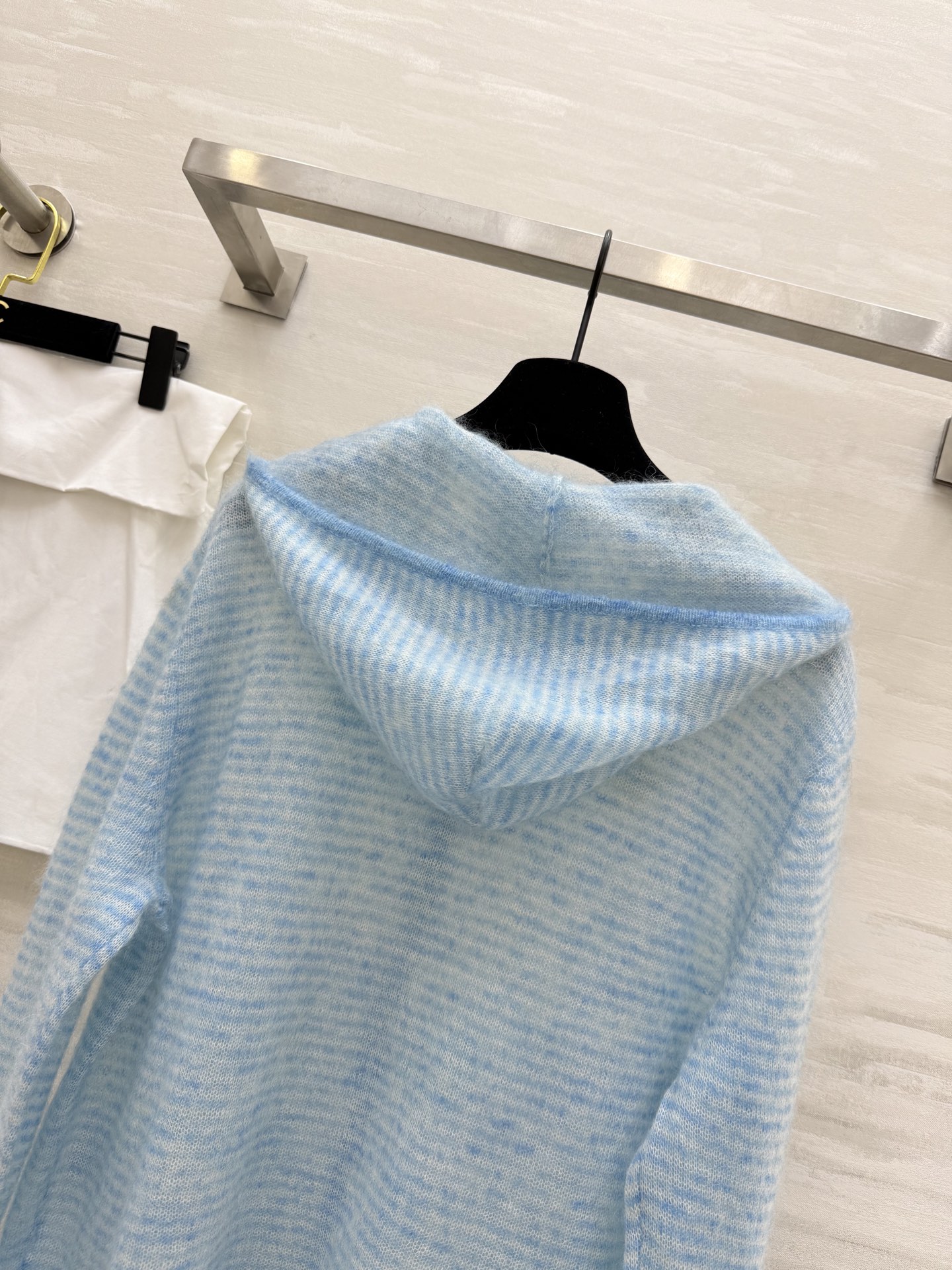 #Chane♡²⁵中古系列秋冬新款 马海毛套头毛衣 软乎乎毛茸茸的质感 重工花朵点缀 高品质 现货来si