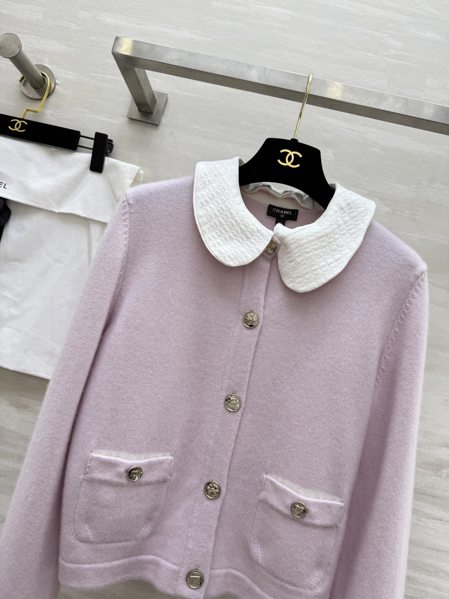 #Chane♡²⁵B 娃娃领开衫 100%羊绒 手感柔软贴肤 娃娃领100%桑蚕丝 可自由拆卸 翻领圆领