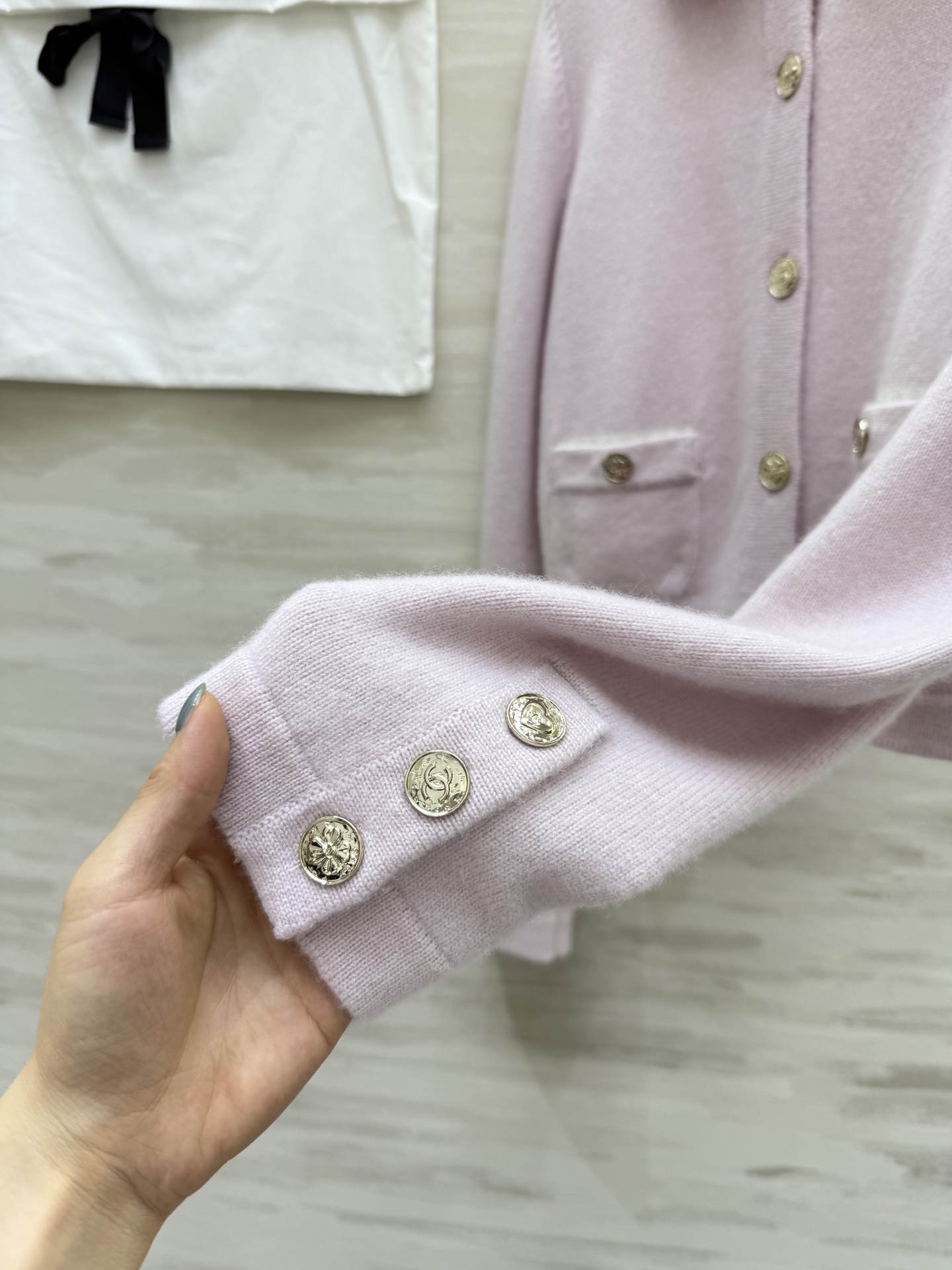 #Chane♡²⁵B 娃娃领开衫 100%羊绒 手感柔软贴肤 娃娃领100%桑蚕丝 可自由拆卸 翻领圆领