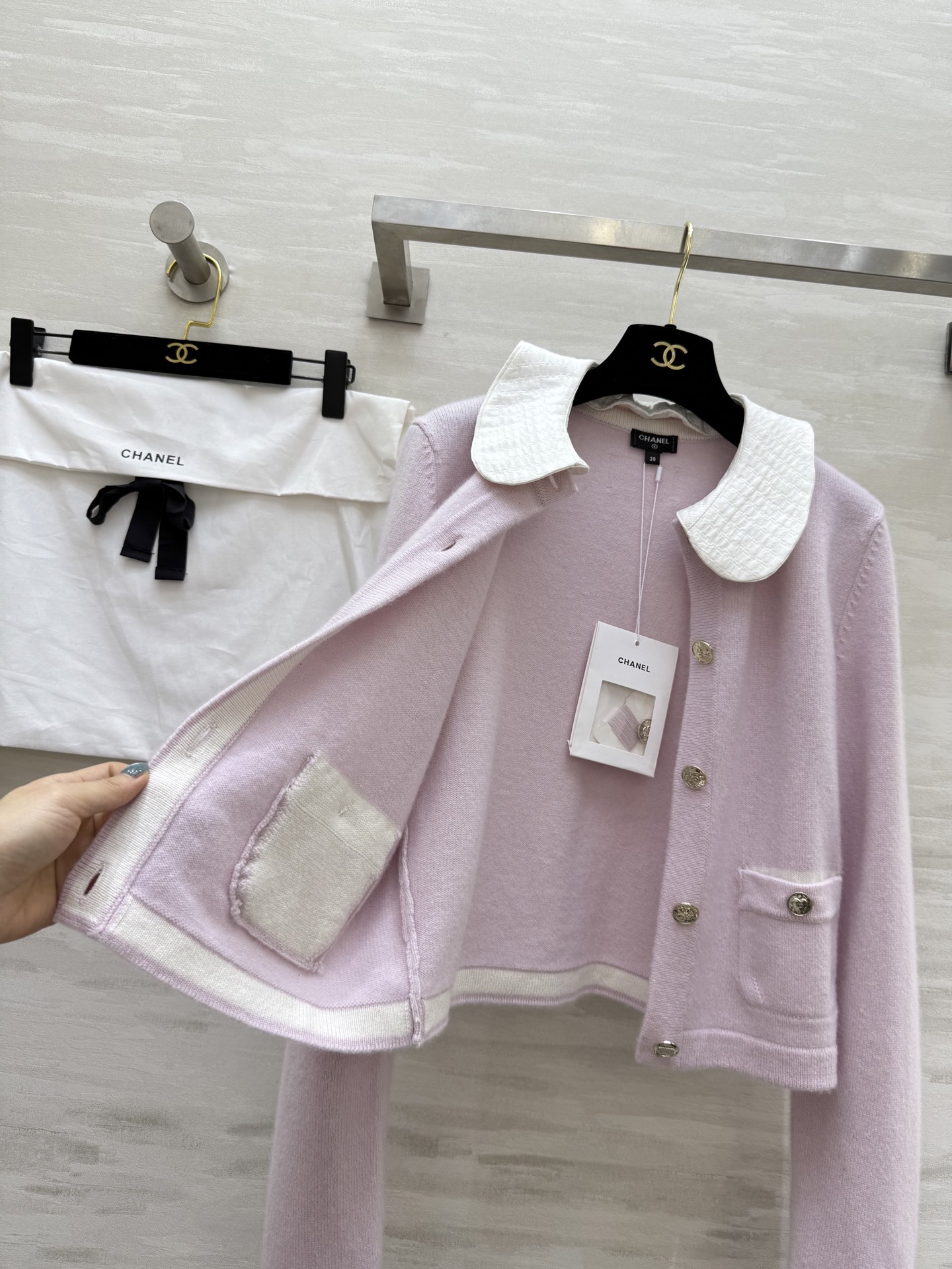 #Chane♡²⁵B 娃娃领开衫 100%羊绒 手感柔软贴肤 娃娃领100%桑蚕丝 可自由拆卸 翻领圆领