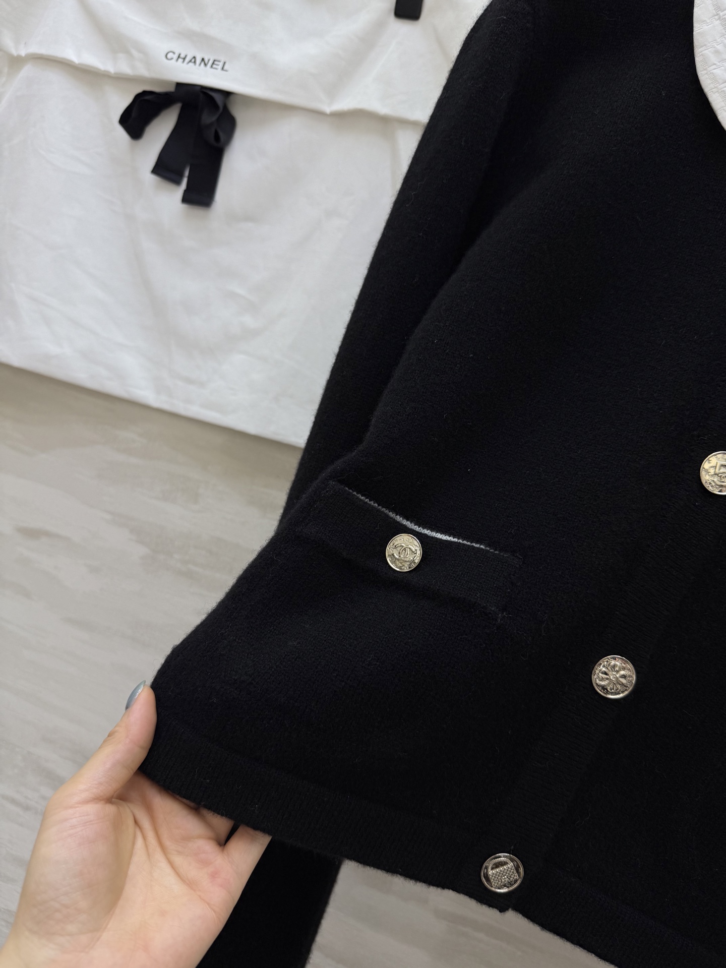 #Chane♡²⁵B 娃娃领开衫 100%羊绒 手感柔软贴肤 娃娃领100%桑蚕丝 可自由拆卸 翻领圆领