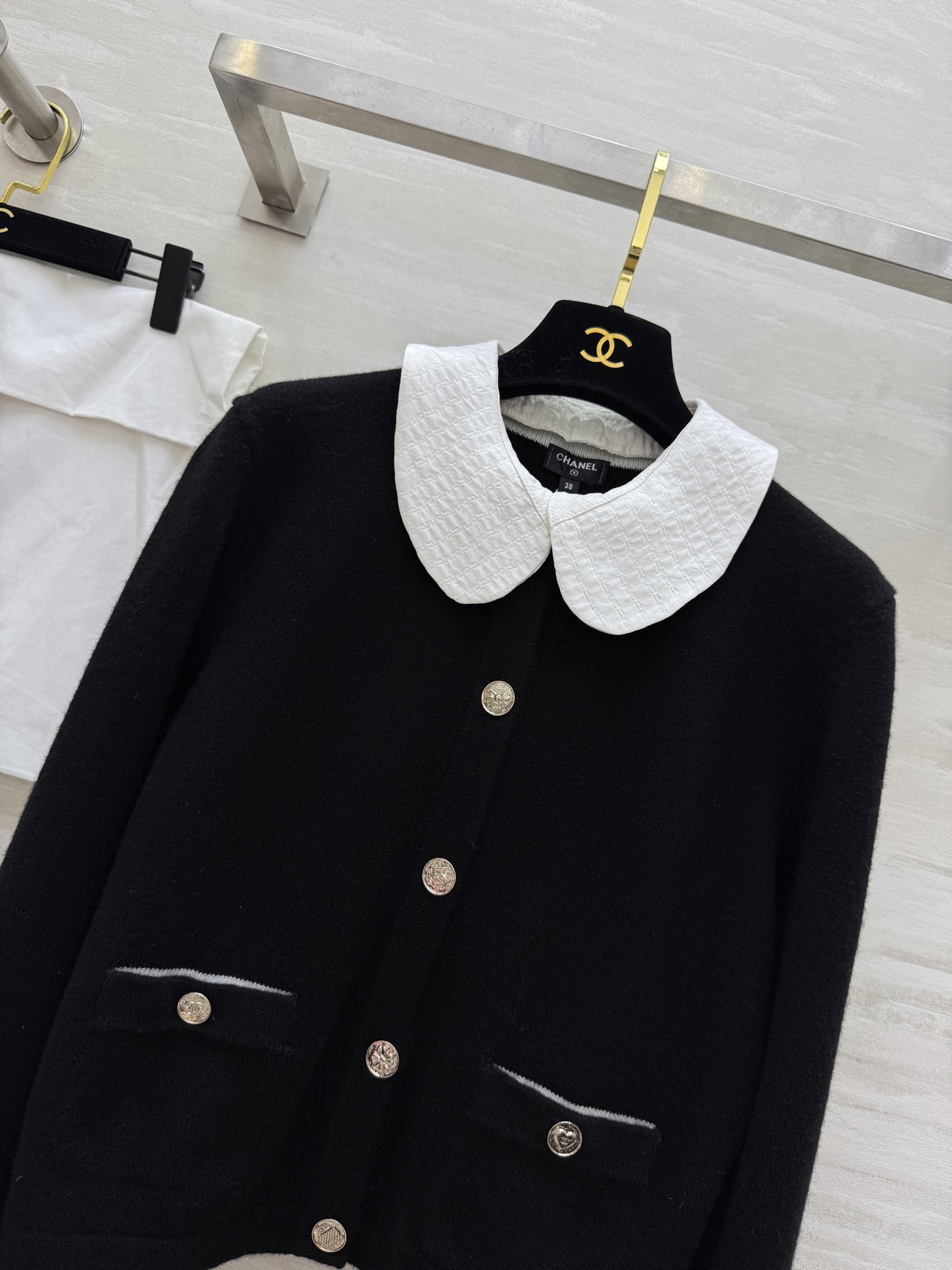 #Chane♡²⁵B 娃娃领开衫 100%羊绒 手感柔软贴肤 娃娃领100%桑蚕丝 可自由拆卸 翻领圆领