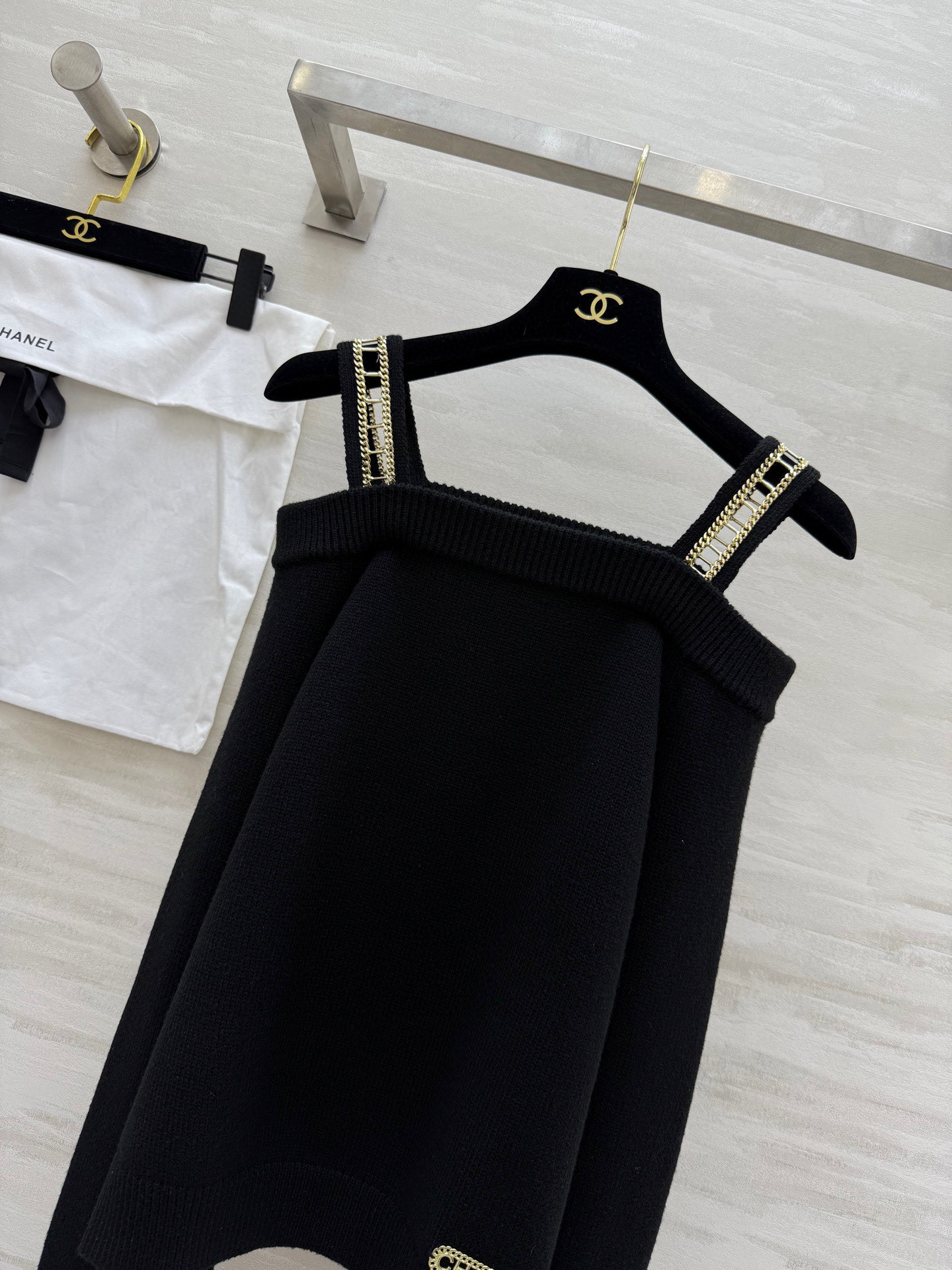 #Chane♡²⁵秋冬新款 中古系列 羊绒链条吊带毛衫 高品质定制 现货首发size：36/38/40（