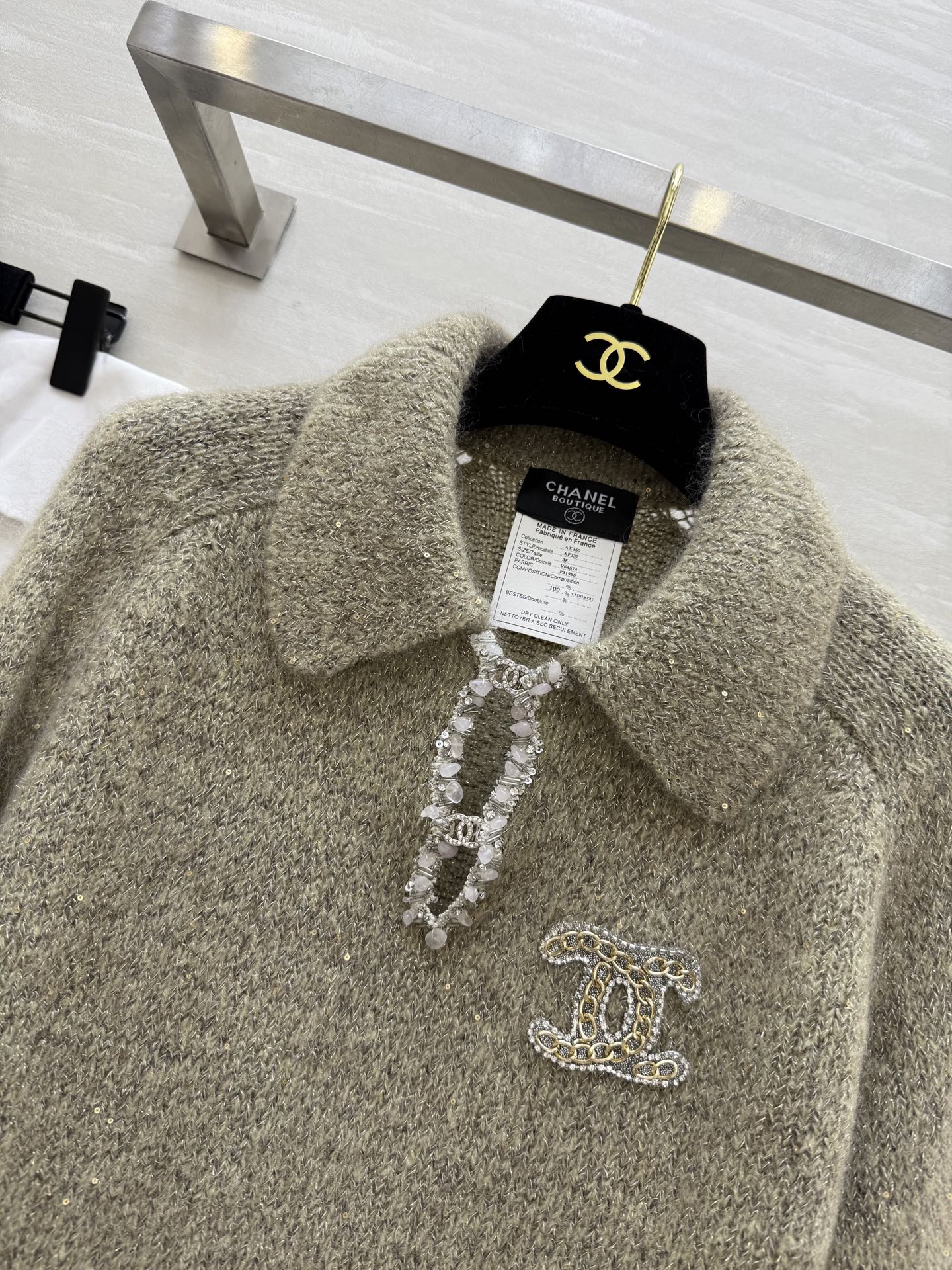 #Chane♡²⁵秋冬新款 中古系列 v领羊绒毛衣 封神单品！软软糯糯真的好酥服～温柔恬静的燕麦色 单穿