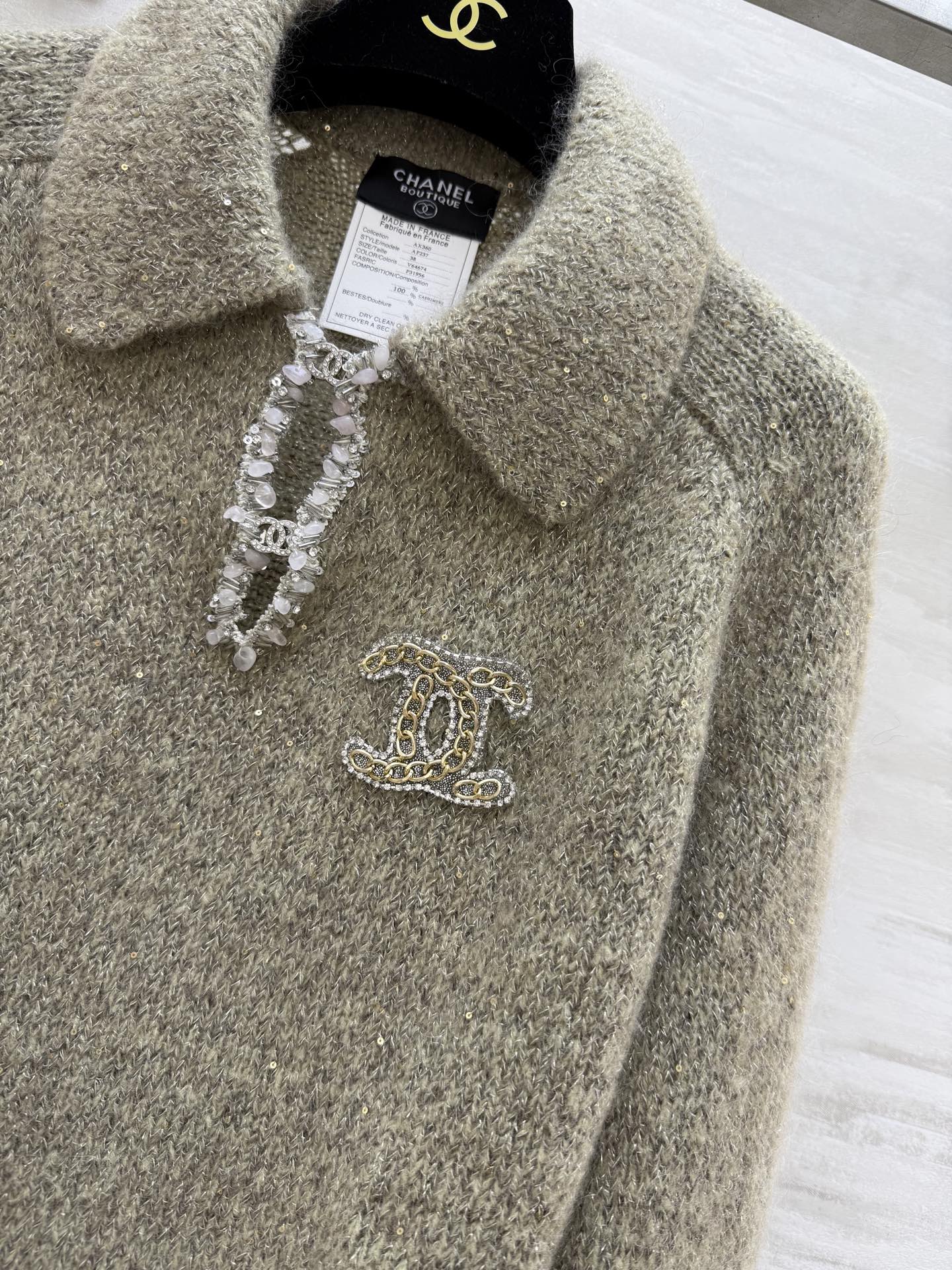 #Chane♡²⁵秋冬新款 中古系列 v领羊绒毛衣 封神单品！软软糯糯真的好酥服～温柔恬静的燕麦色 单穿