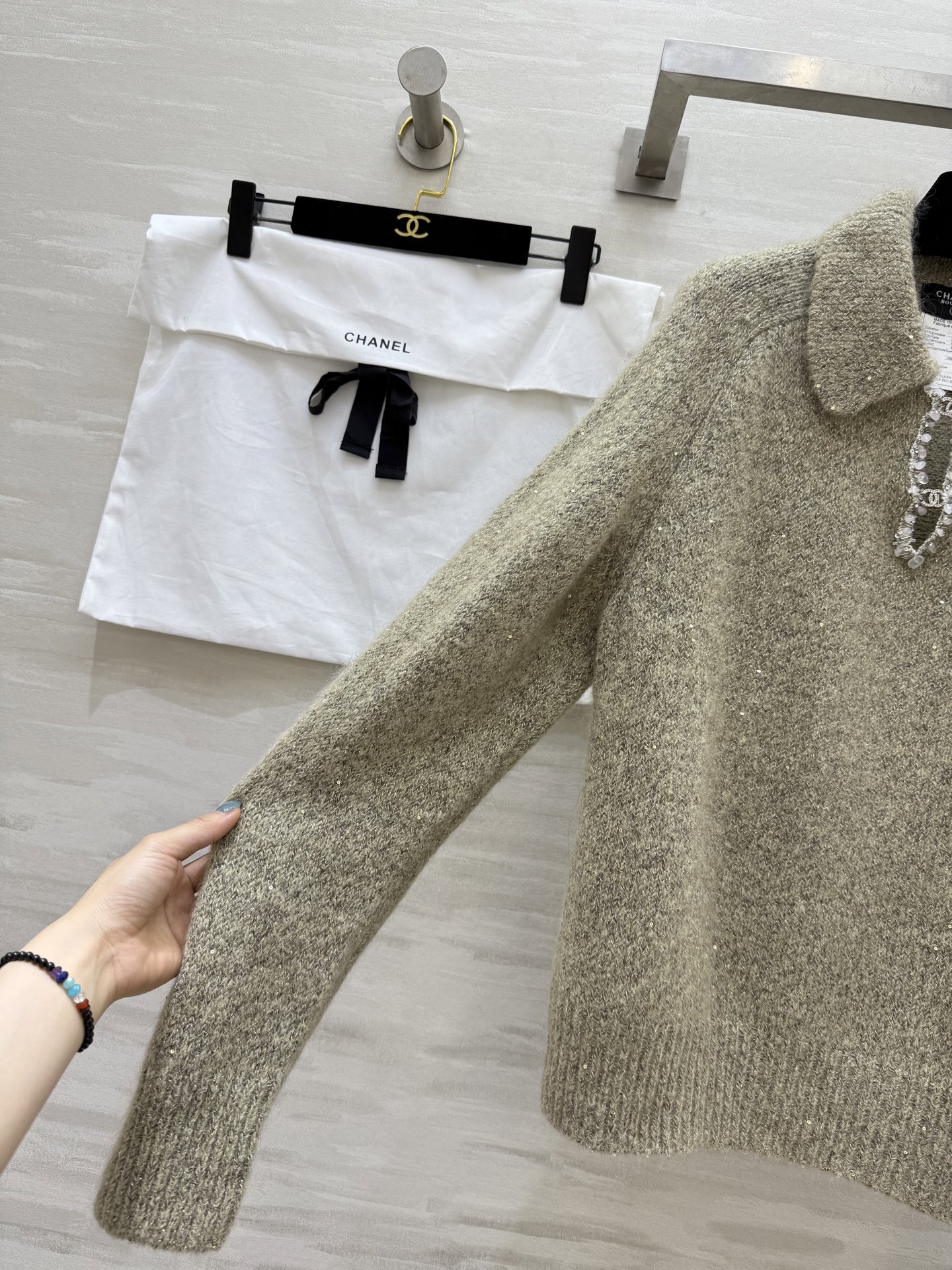 #Chane♡²⁵秋冬新款 中古系列 v领羊绒毛衣 封神单品！软软糯糯真的好酥服～温柔恬静的燕麦色 单穿