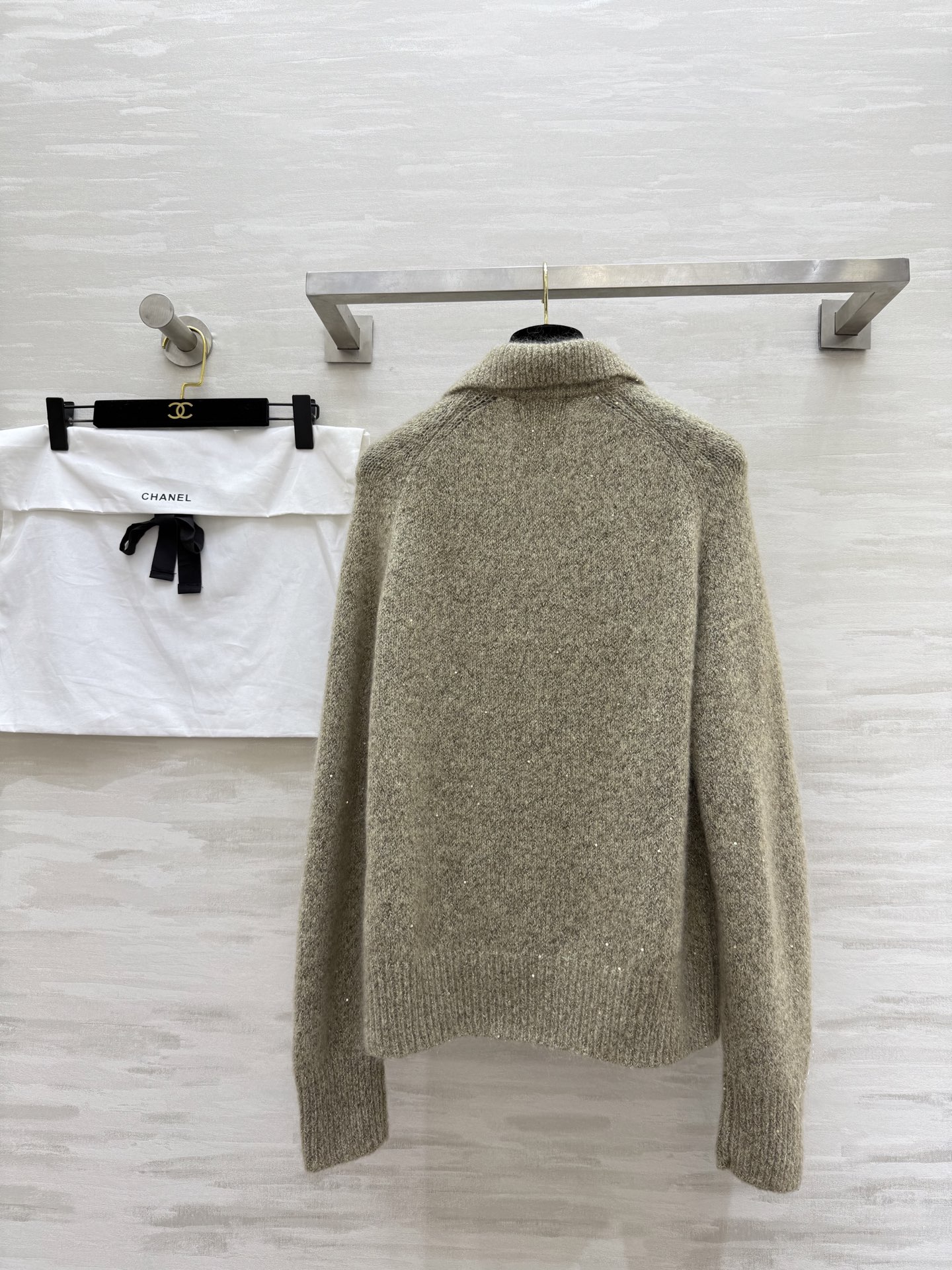 #Chane♡²⁵秋冬新款 中古系列 v领羊绒毛衣 封神单品！软软糯糯真的好酥服～温柔恬静的燕麦色 单穿