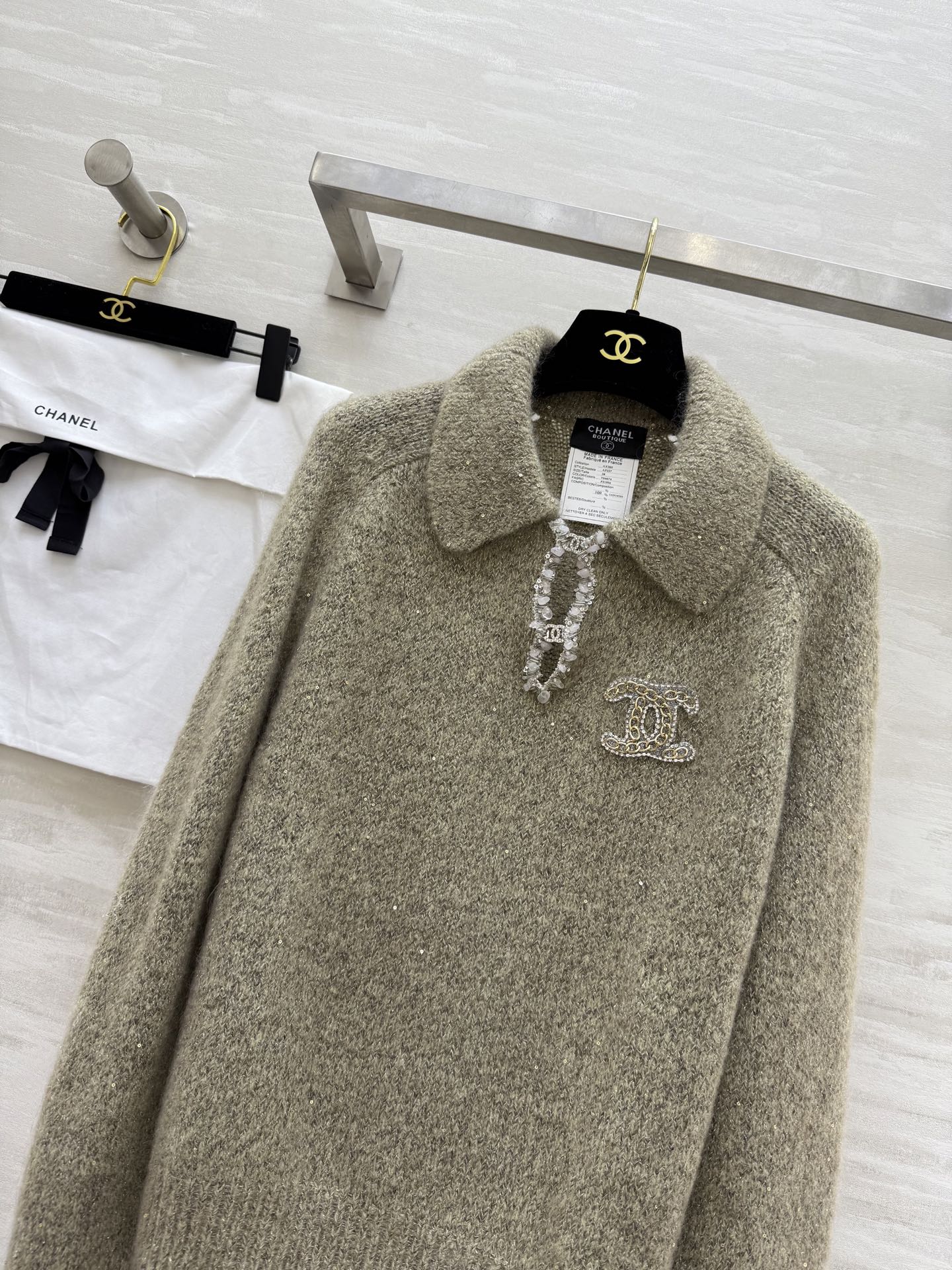 #Chane♡²⁵秋冬新款 中古系列 v领羊绒毛衣 封神单品！软软糯糯真的好酥服～温柔恬静的燕麦色 单穿