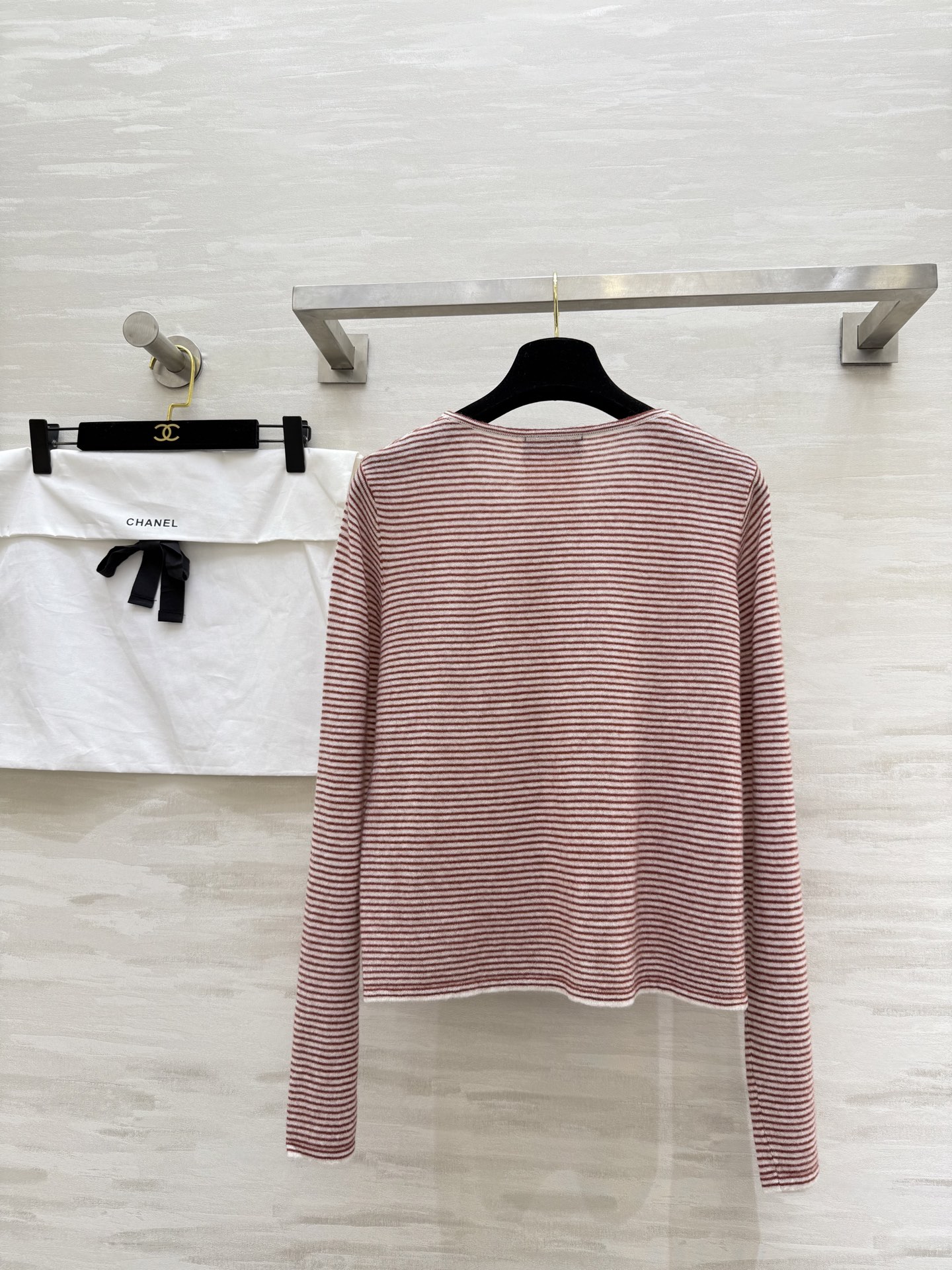 #Chane♡²⁵秋冬新款 定制羊驼毛条纹开衫外套 高品质 现货来 配送防尘袋 size：36/38/4