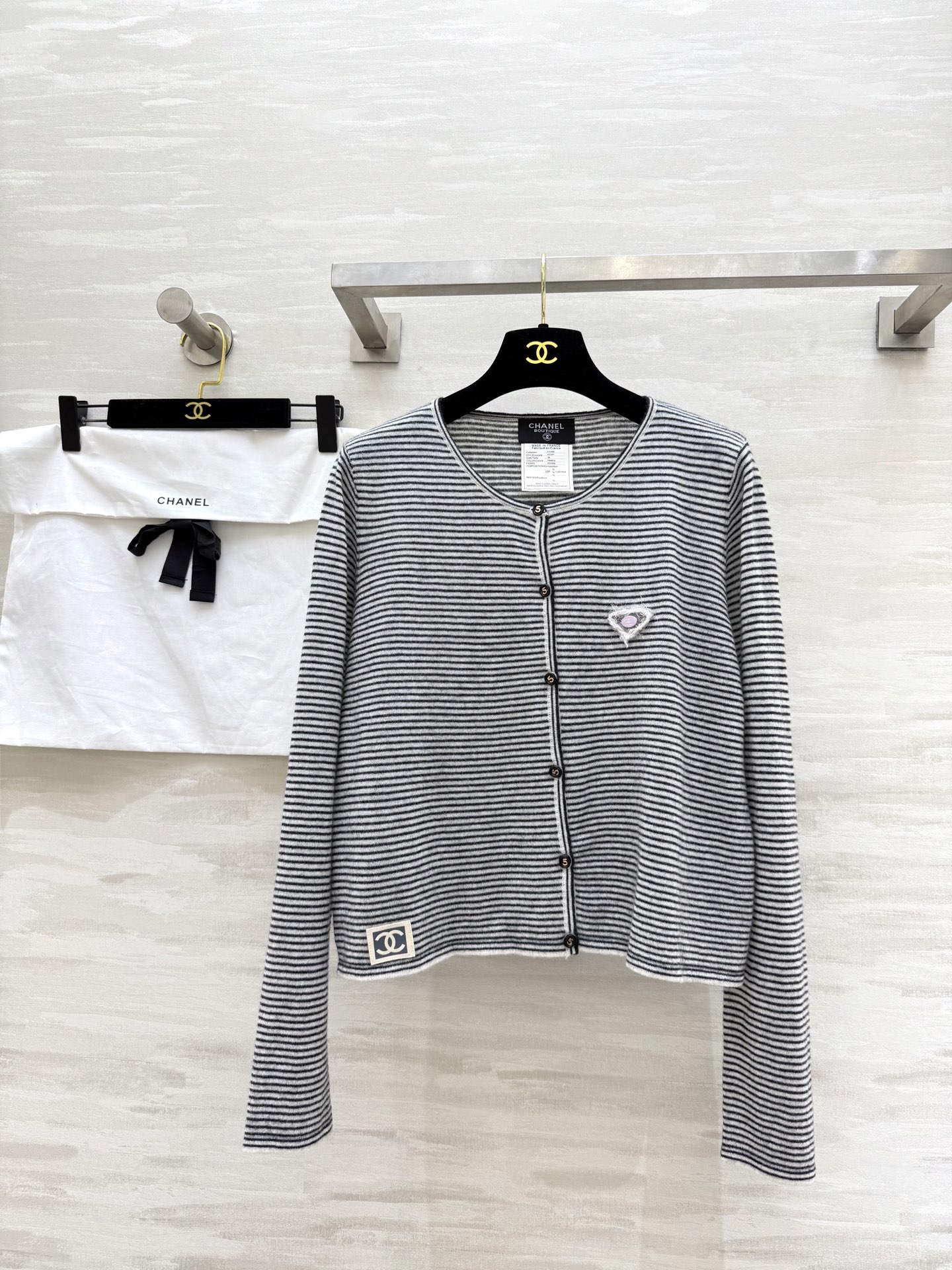 NO:547289,#Chane autumn and winter new style custom alpaca striped cardigan jacket high quality spot delivery dust bag size36/38/40 (38 size shoulder width 40, bust 104, length 58), chanel, jackets & coats, alexander wang19860909#Chane秋冬新款 定制羊驼毛条纹开衫外套 高品质 现货来 配送防尘袋 size36/38/40（38码肩宽40,胸围104,衣长58）,,chanel,jackets & coats,alexander wang,Women's clothing
