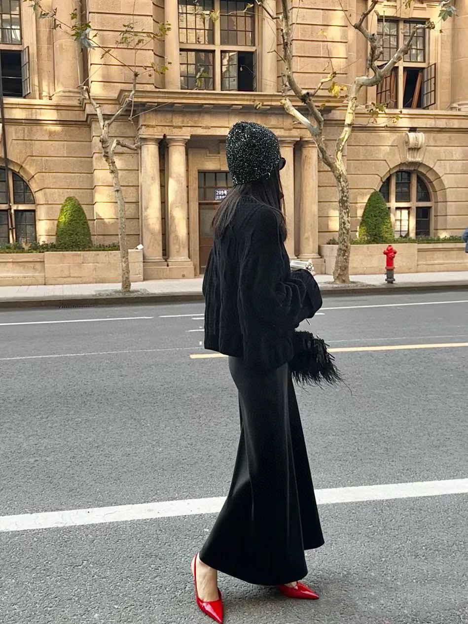 强烈推荐 超级(๑>◡<๑)爆炸款 Saint Lauren♡²⁵新品 走路带风 自带坠感 醋酸长款半裙