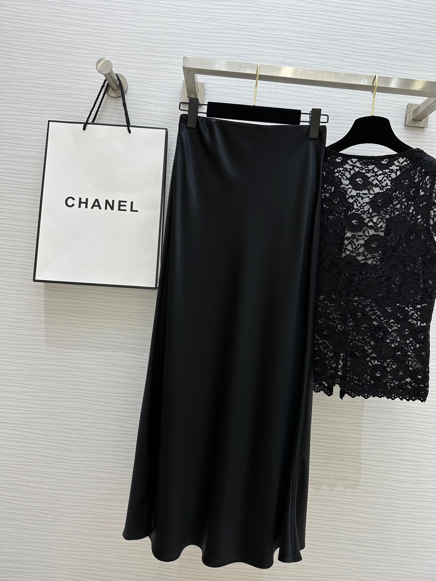 强烈推荐 超级(๑>◡<๑)爆炸款 Saint Lauren♡²⁵新品 走路带风 自带坠感 醋酸长款半裙