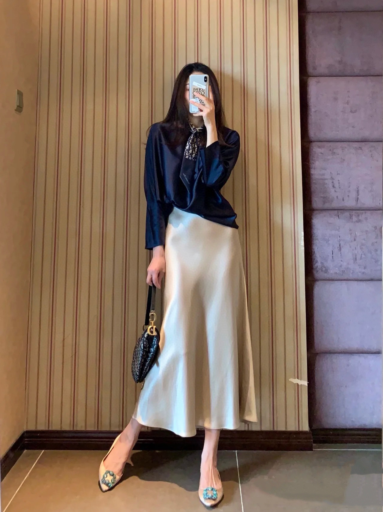 强烈推荐 超级(๑>◡<๑)爆炸款 Saint Lauren♡²⁵新品 走路带风 自带坠感 醋酸长款半裙