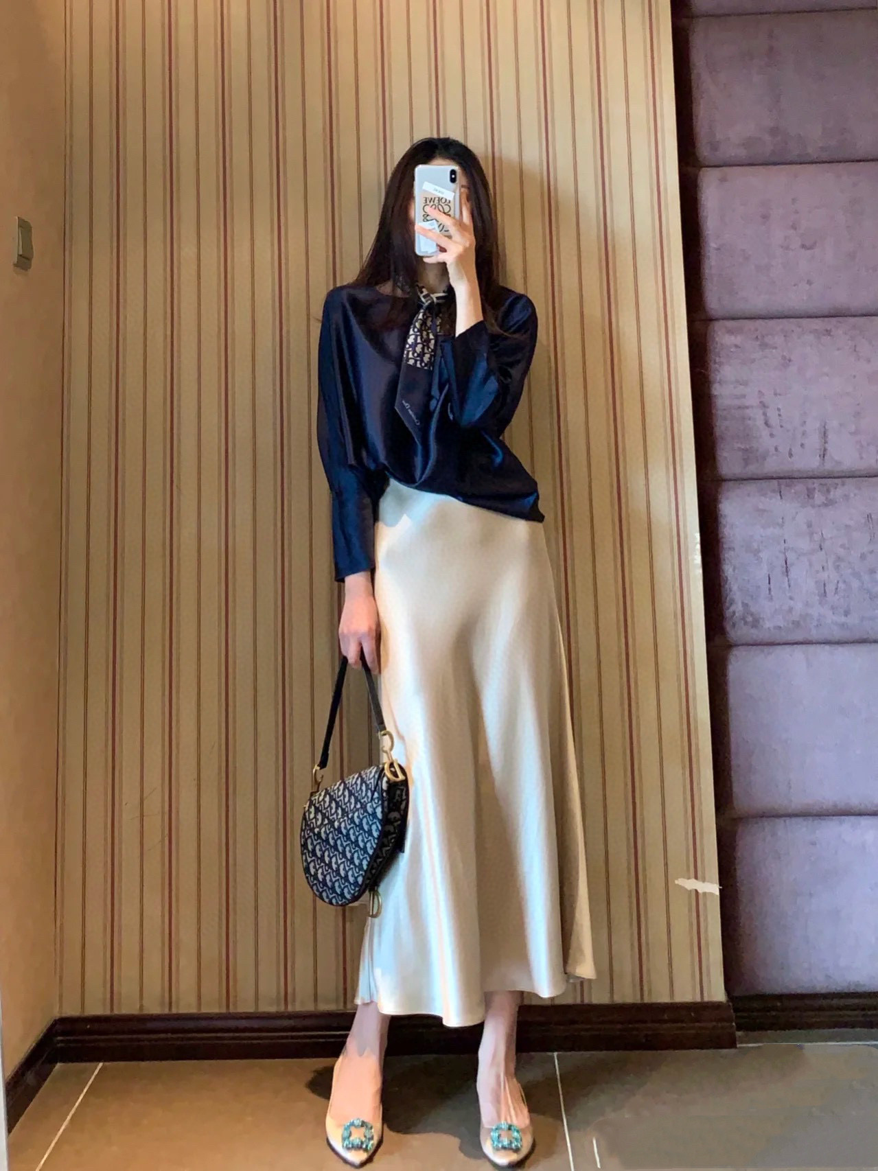 强烈推荐 超级(๑>◡<๑)爆炸款 Saint Lauren♡²⁵新品 走路带风 自带坠感 醋酸长款半裙