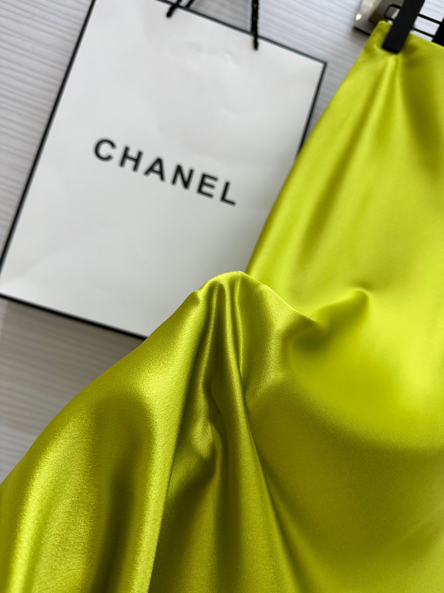 强烈推荐 超级(๑>◡<๑)爆炸款 Saint Lauren♡²⁵新品 走路带风 自带坠感 醋酸长款半裙